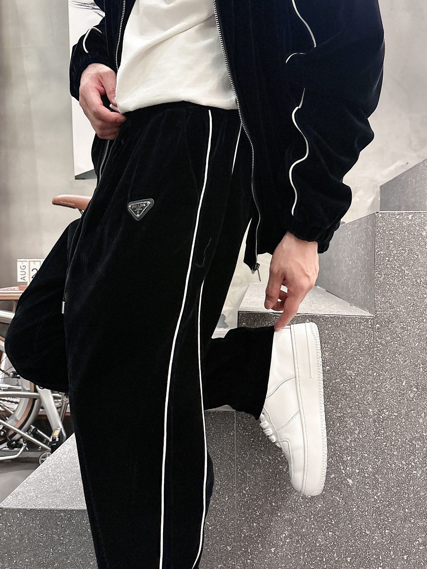 Prada Basic Clothing M-xl