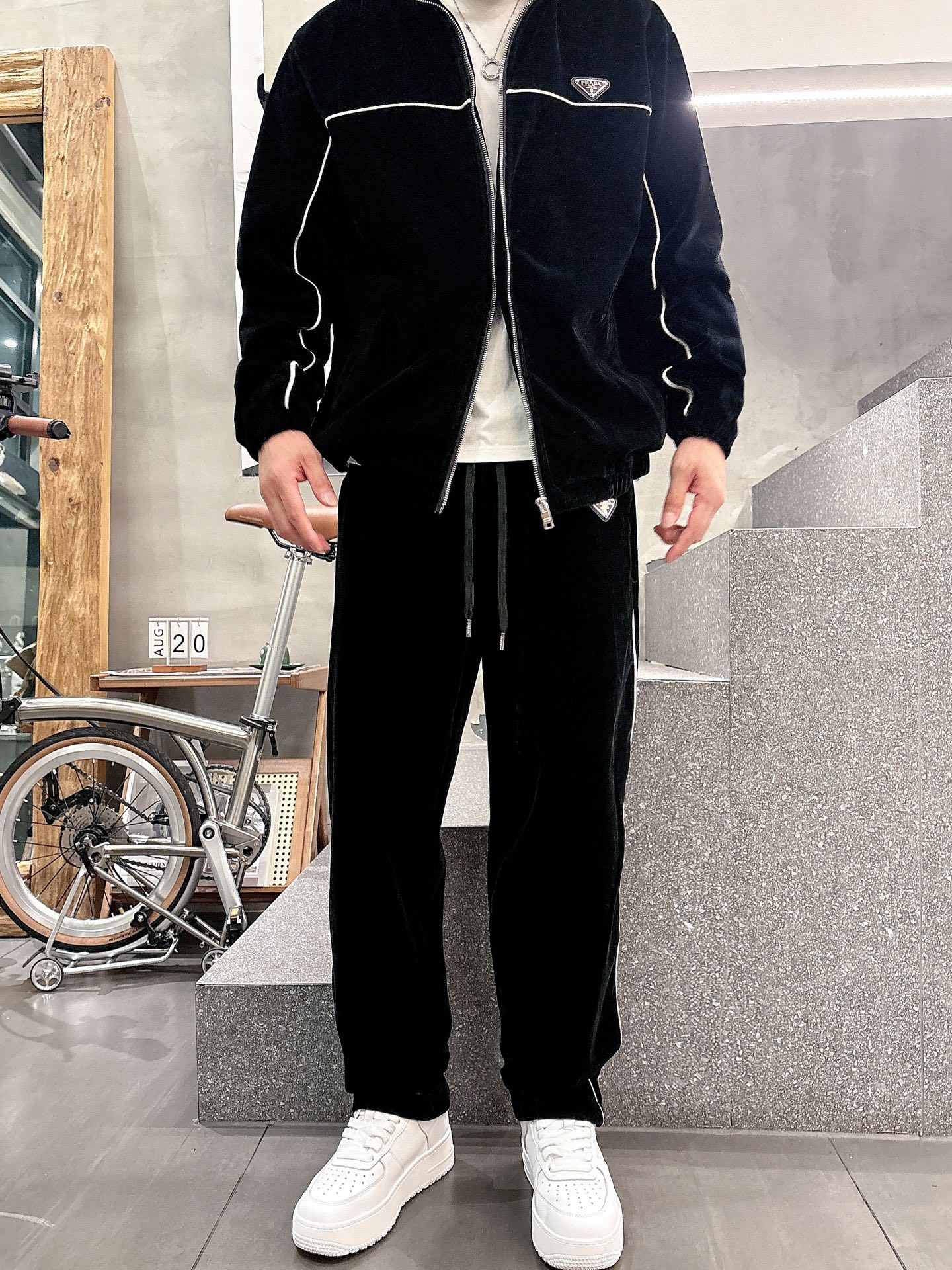 Prada Basic Clothing M-xl