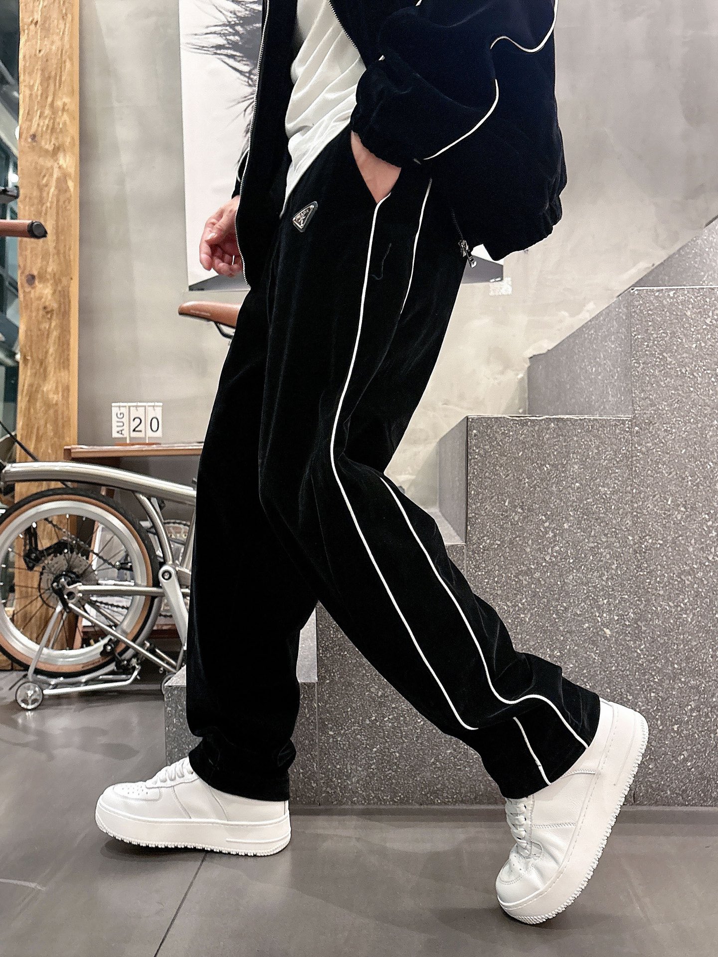 Prada Basic Clothing M-xl