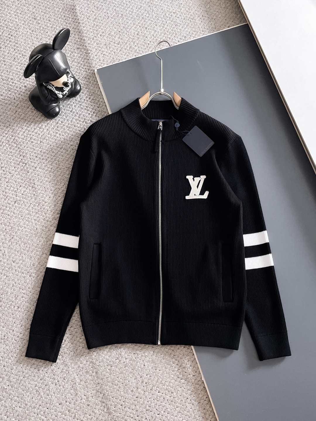Louis Vuitton Basic Clothing Wool M-l-xl