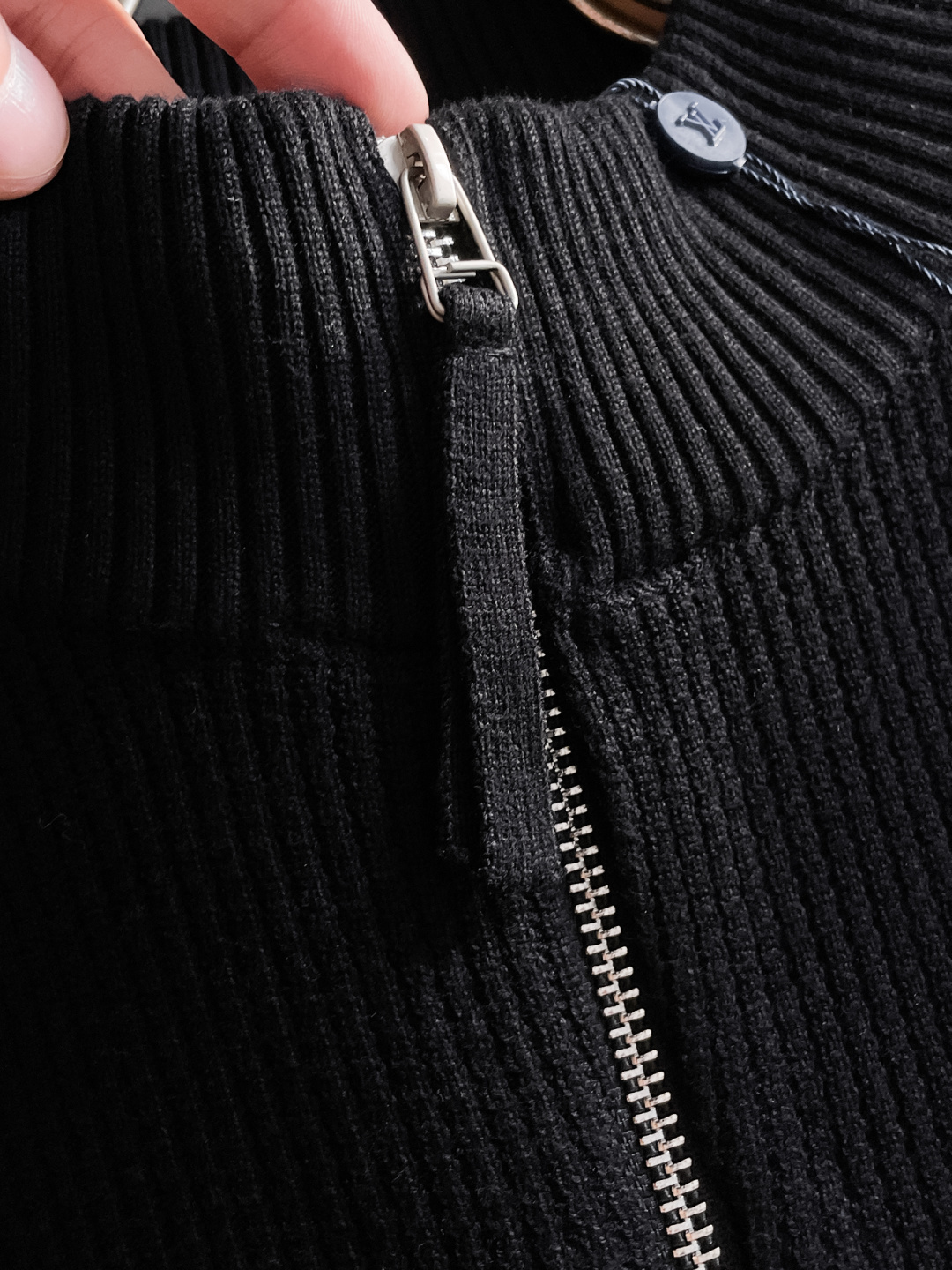 Louis Vuitton Basic Clothing Wool M-l-xl