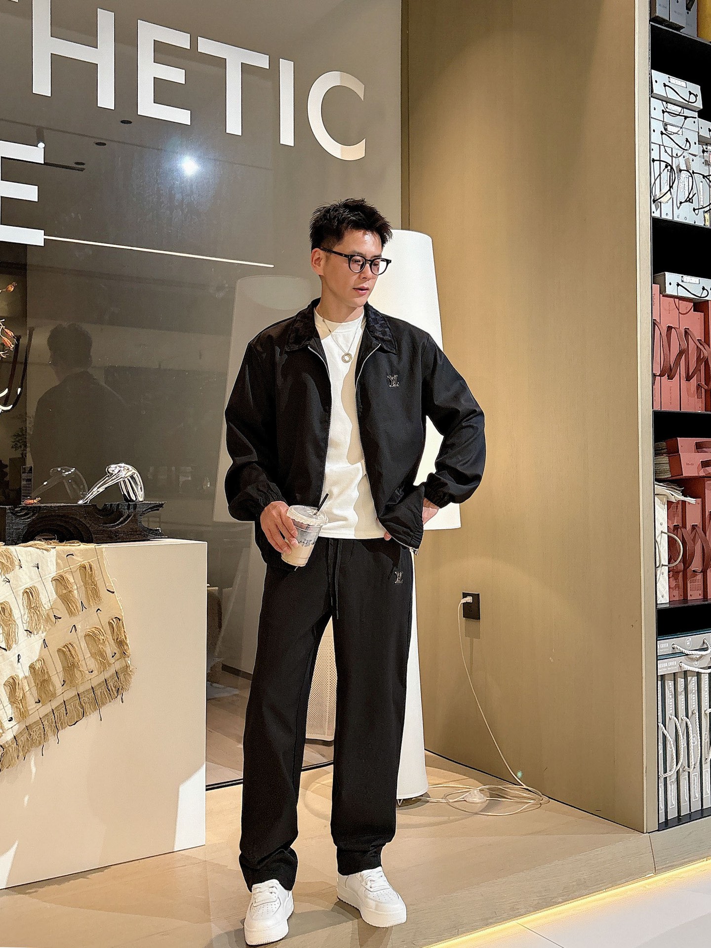 Louis Vuitton Basic Clothing M-l-xl