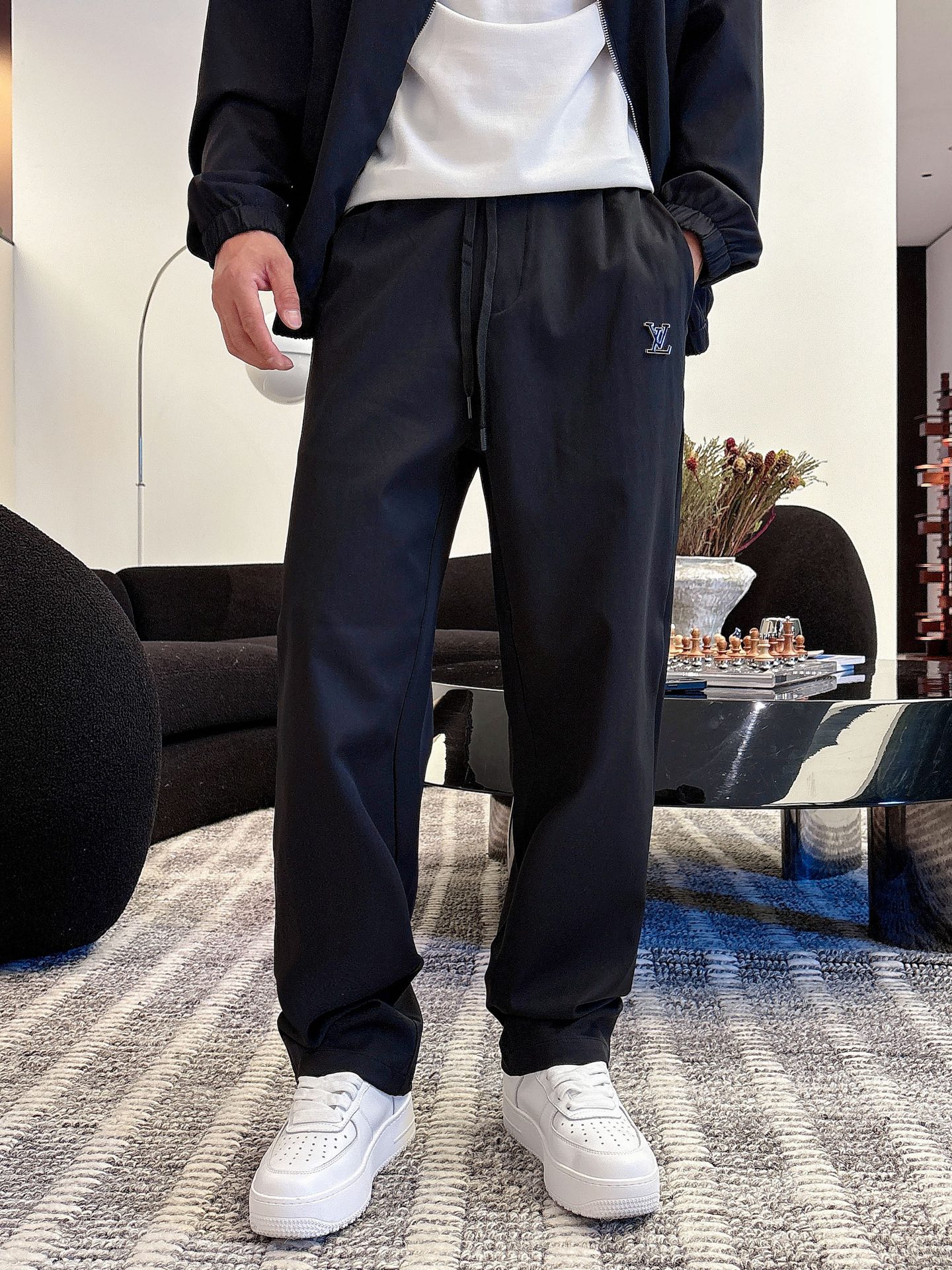 Louis Vuitton Basic Clothing M-l-xl