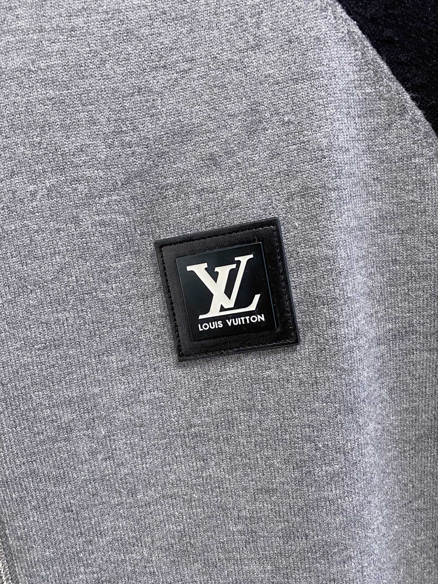 Louis Vuitton Basic Clothing Wool M-l-xl