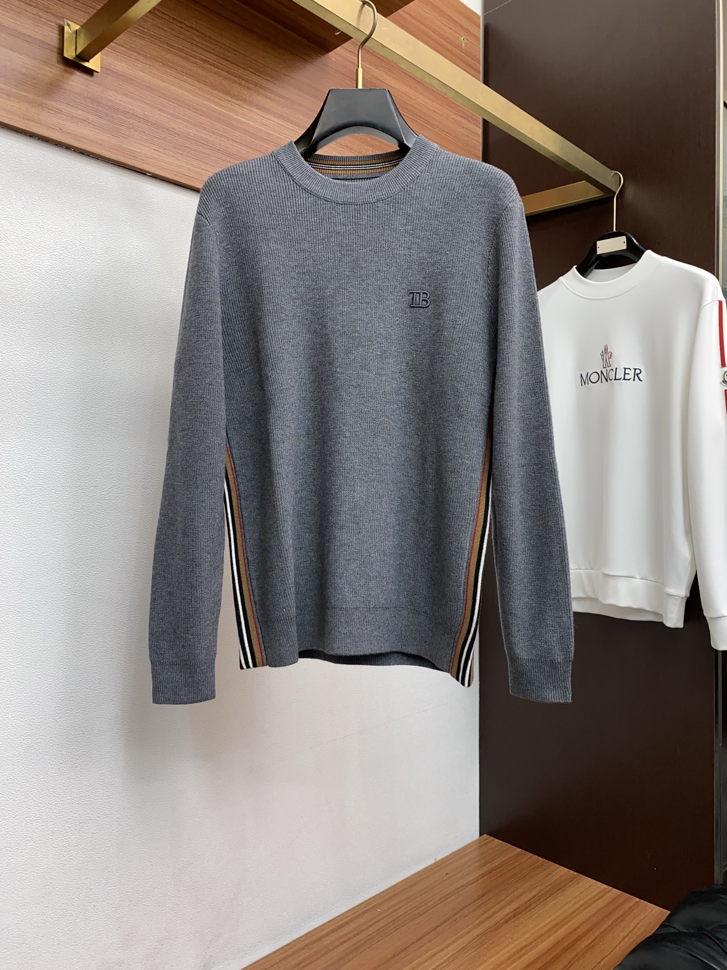 Burberry Basic Clothing Wool M-xl