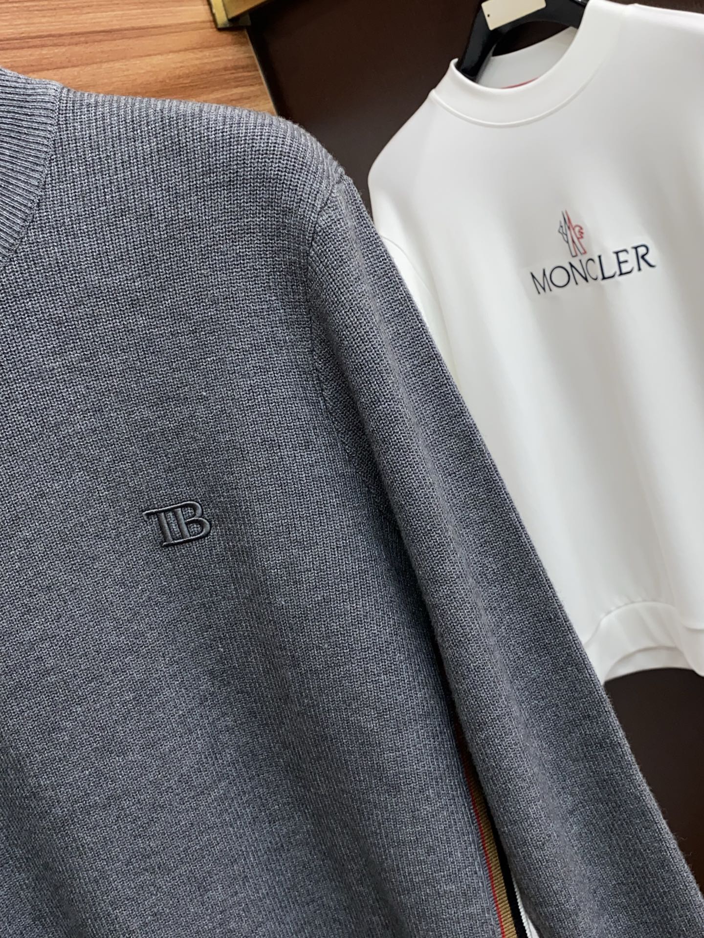 Burberry Basic Clothing Wool M-xl