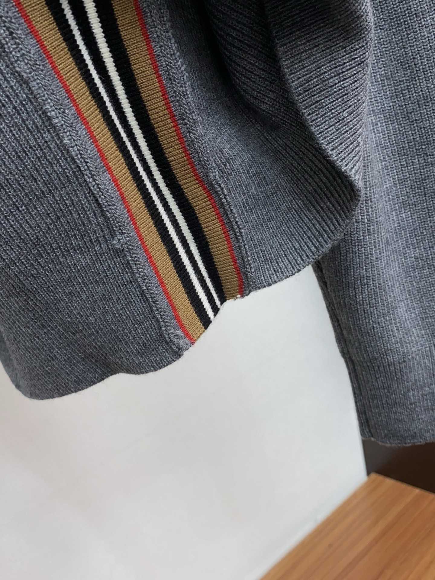 Burberry Basic Clothing Wool M-xl
