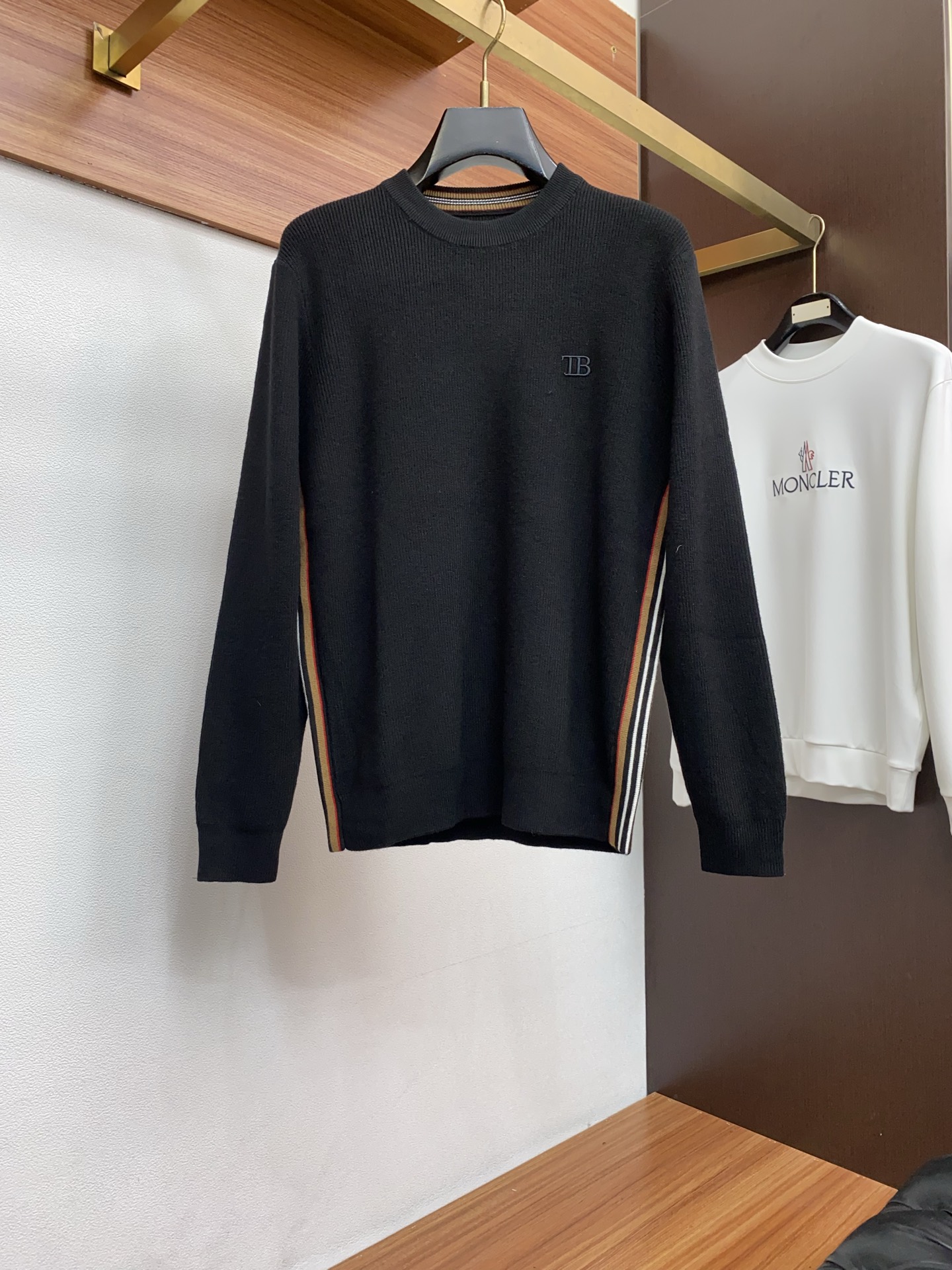 Burberry Basic Clothing Wool M-xl
