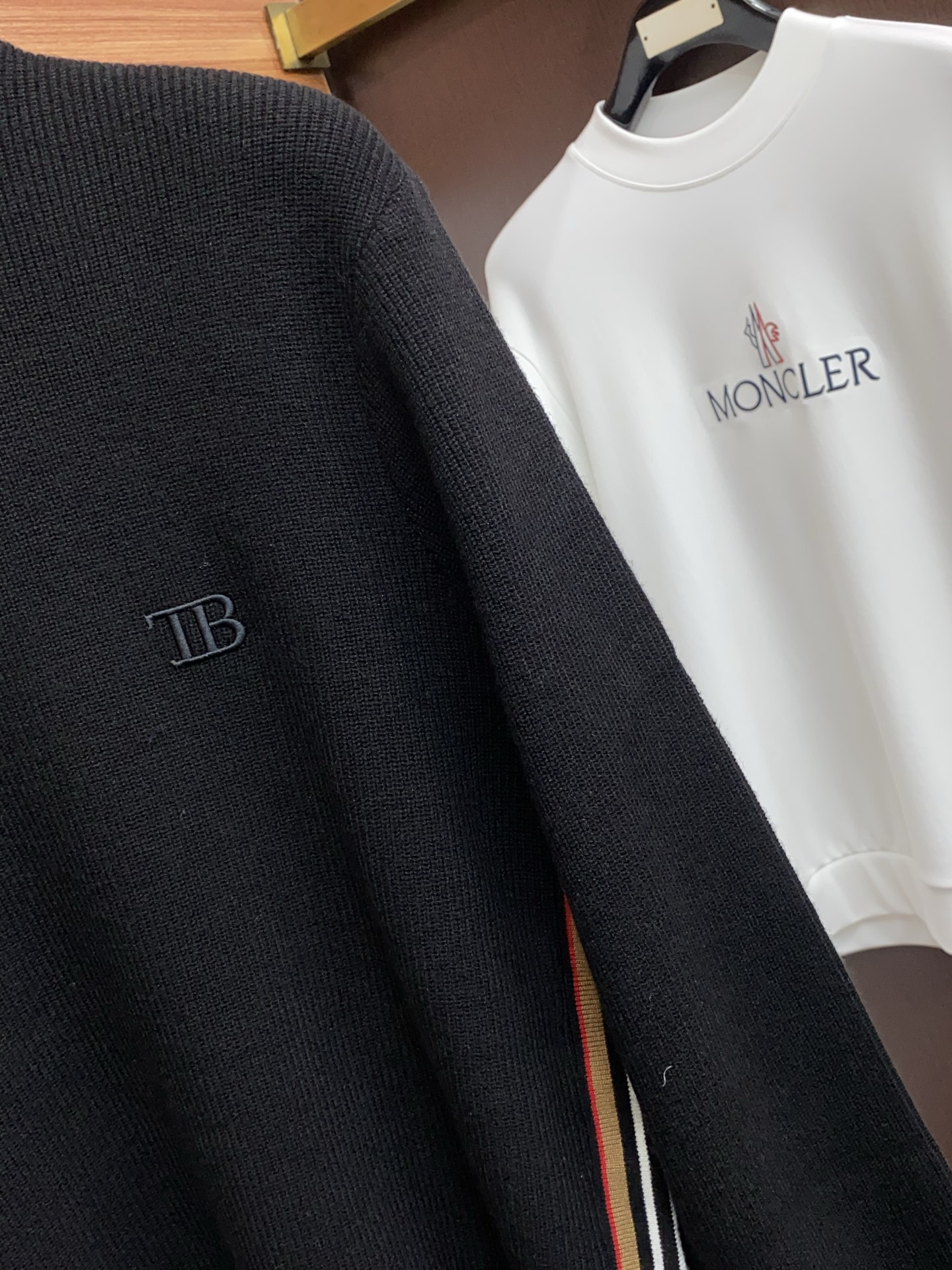 Burberry Basic Clothing Wool M-xl