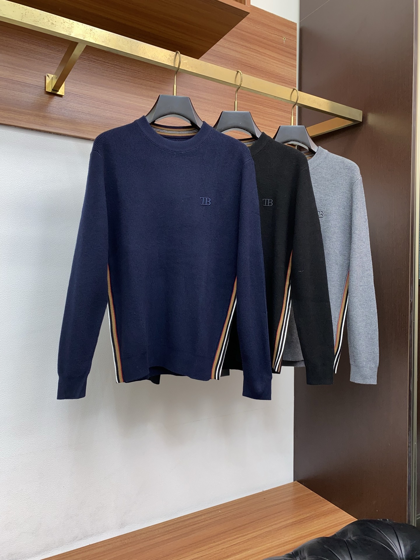 Burberry Basic Clothing Wool M-xl