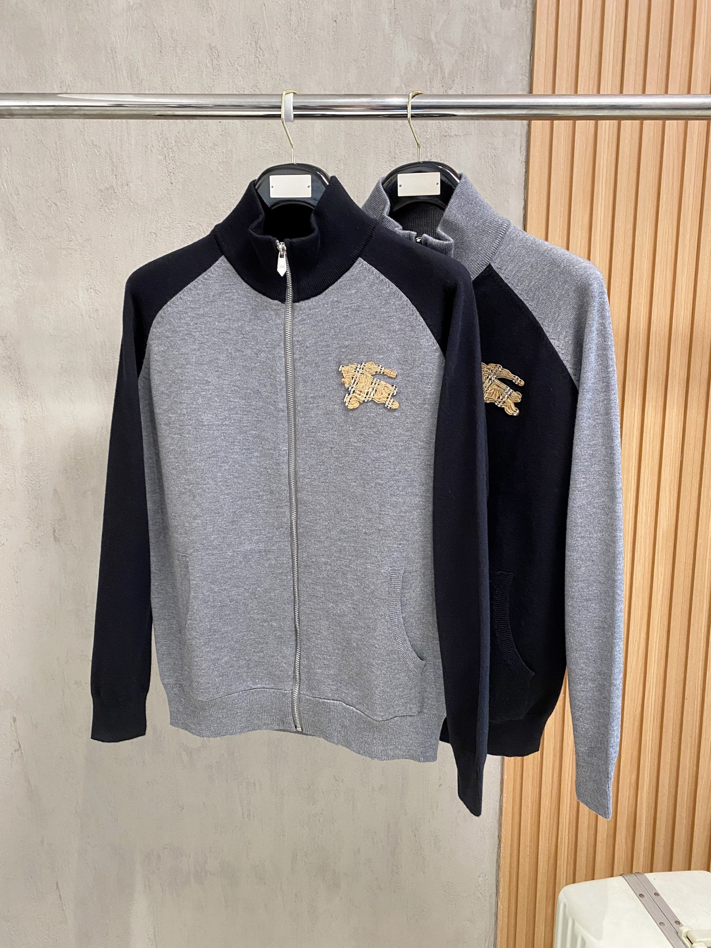 Burberry Basic Clothing Wool M-xl