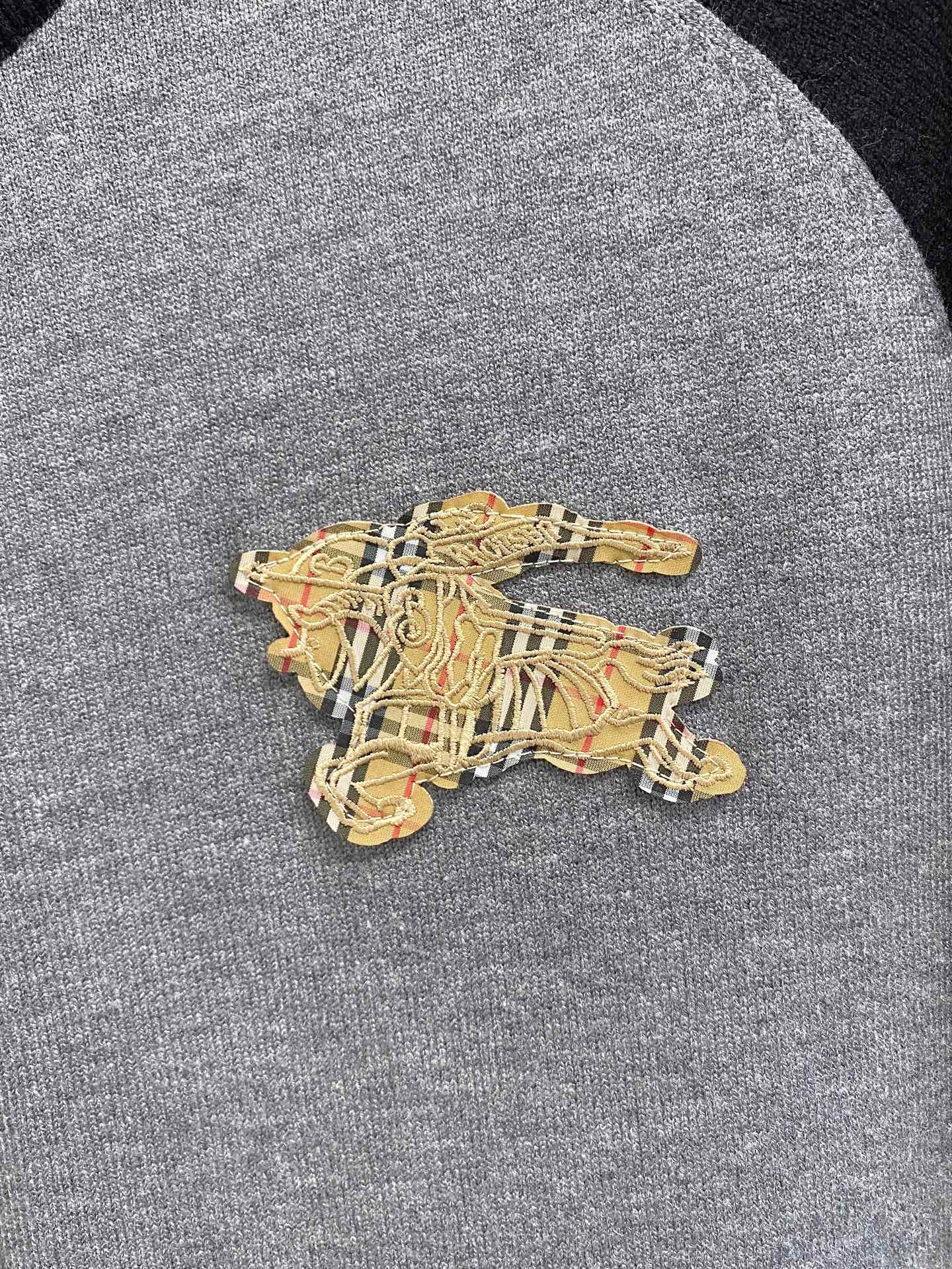 Burberry Basic Clothing Wool M-xl