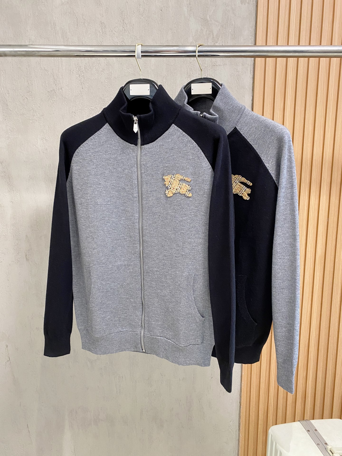 Burberry Basic Clothing Wool M-xl