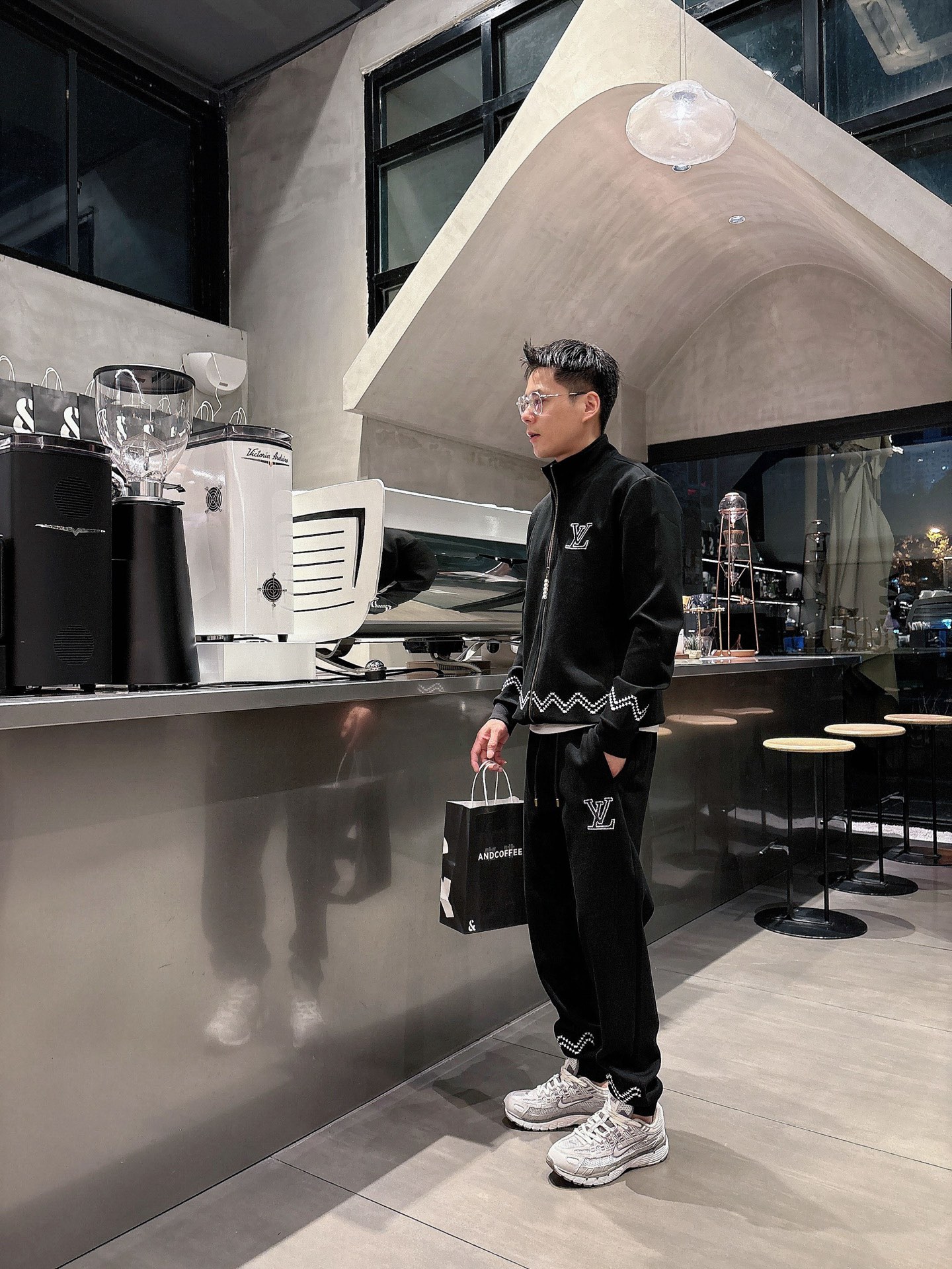 Louis Vuitton Basic Clothing Black M-l-xl