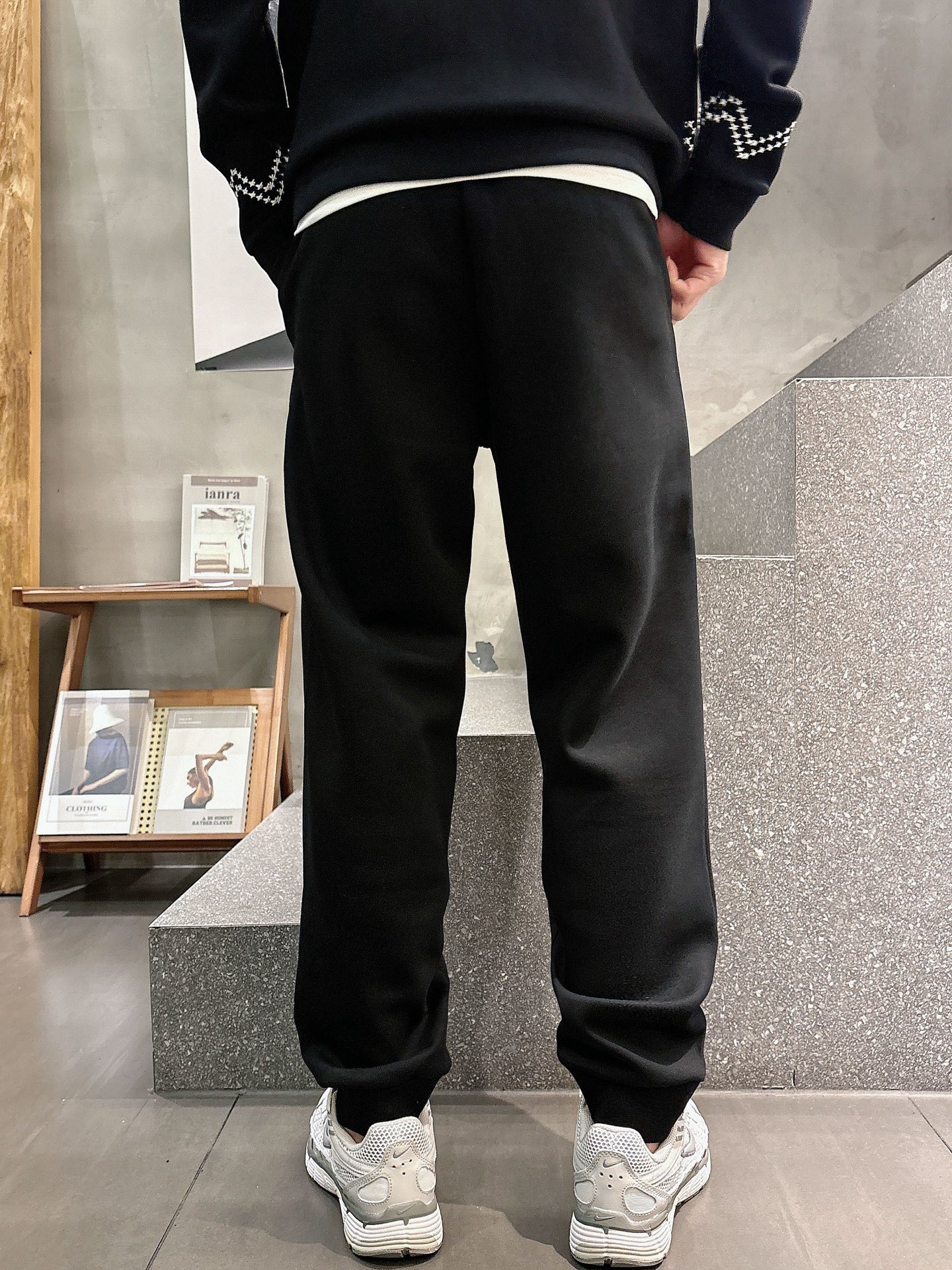 Louis Vuitton Basic Clothing Black M-l-xl