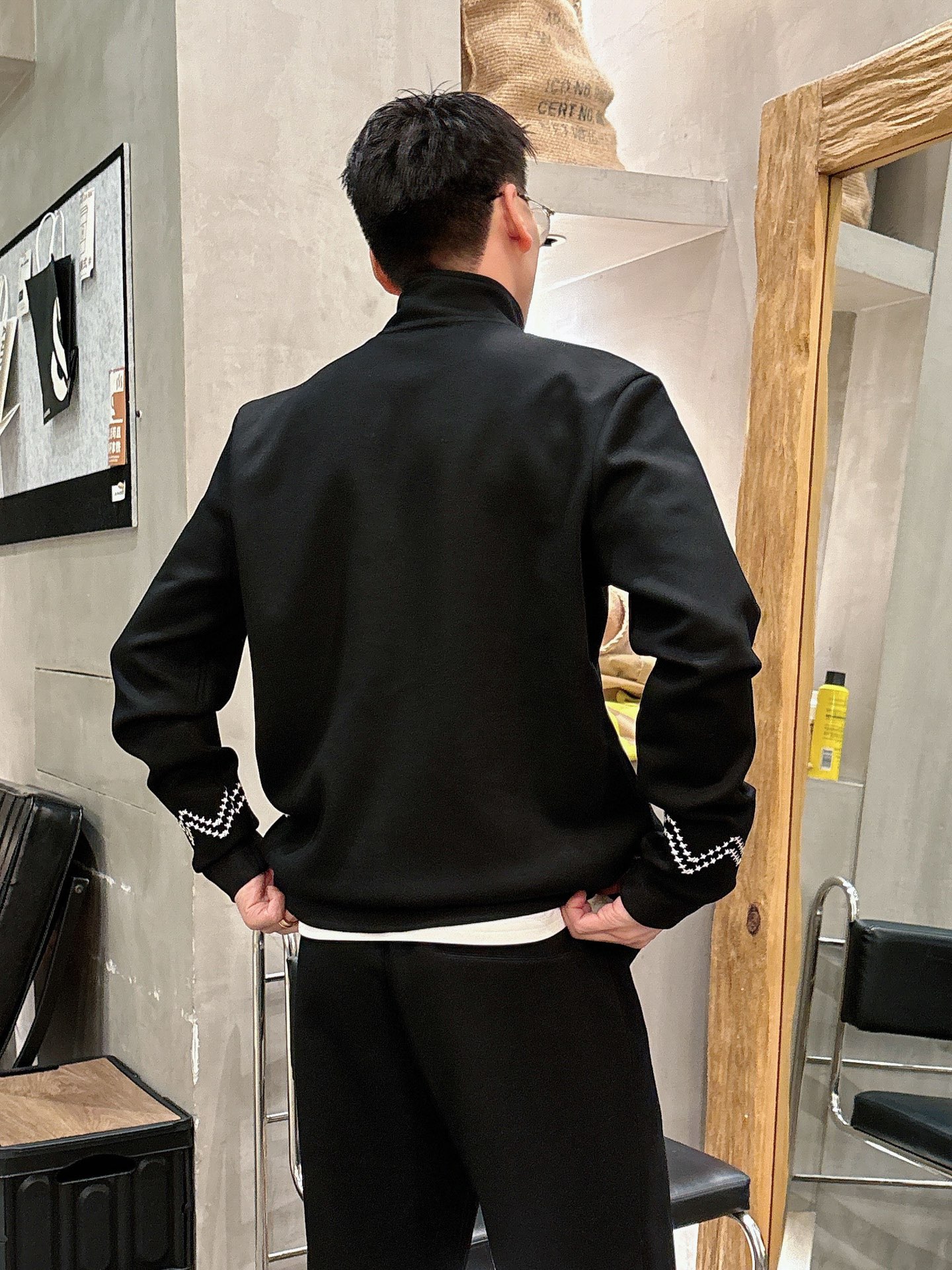 Louis Vuitton Basic Clothing Black M-l-xl