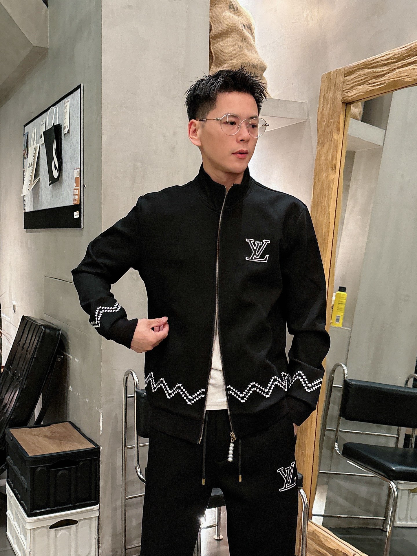 Louis Vuitton Basic Clothing Black M-l-xl