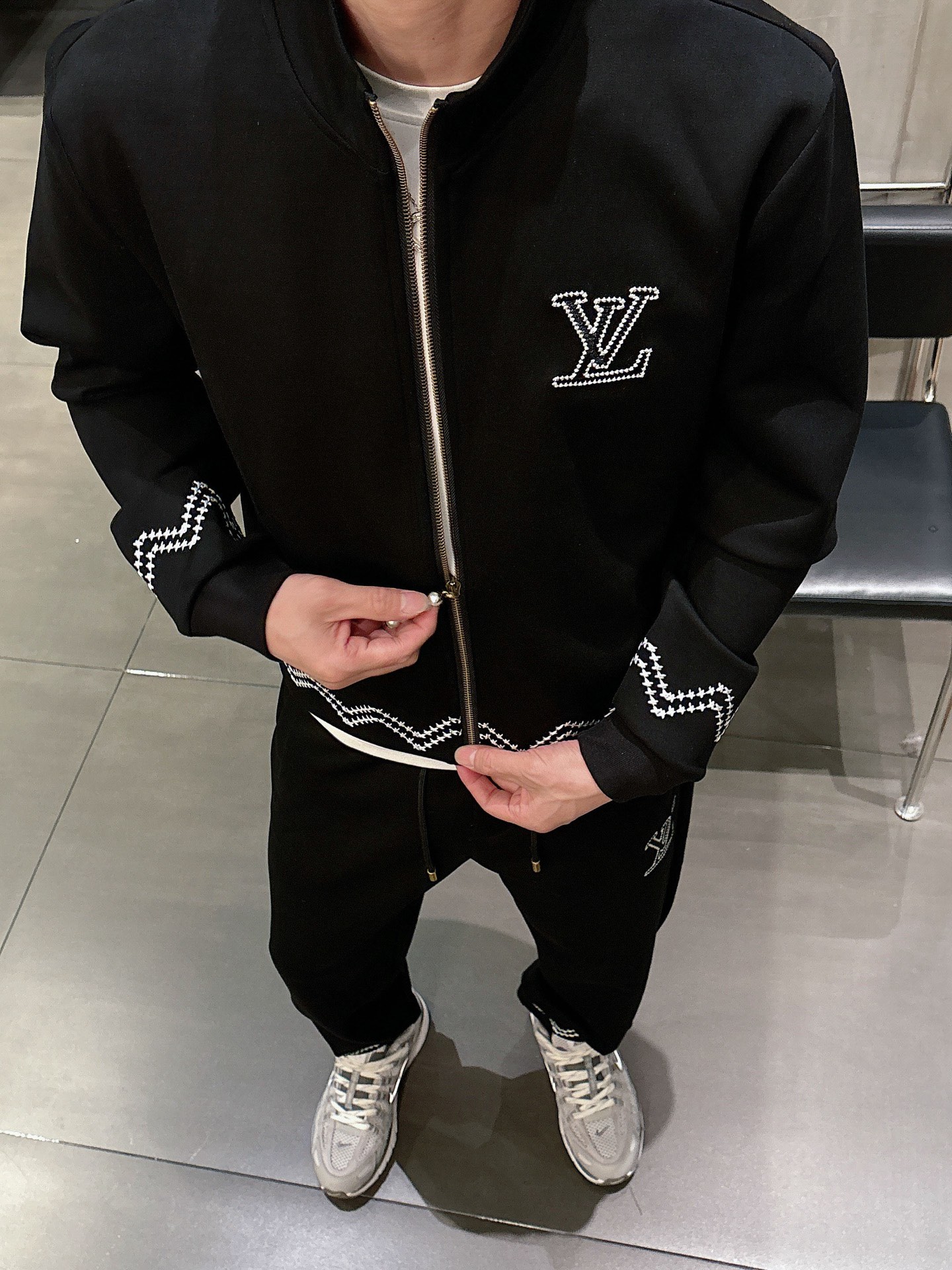 Louis Vuitton Basic Clothing Black M-l-xl