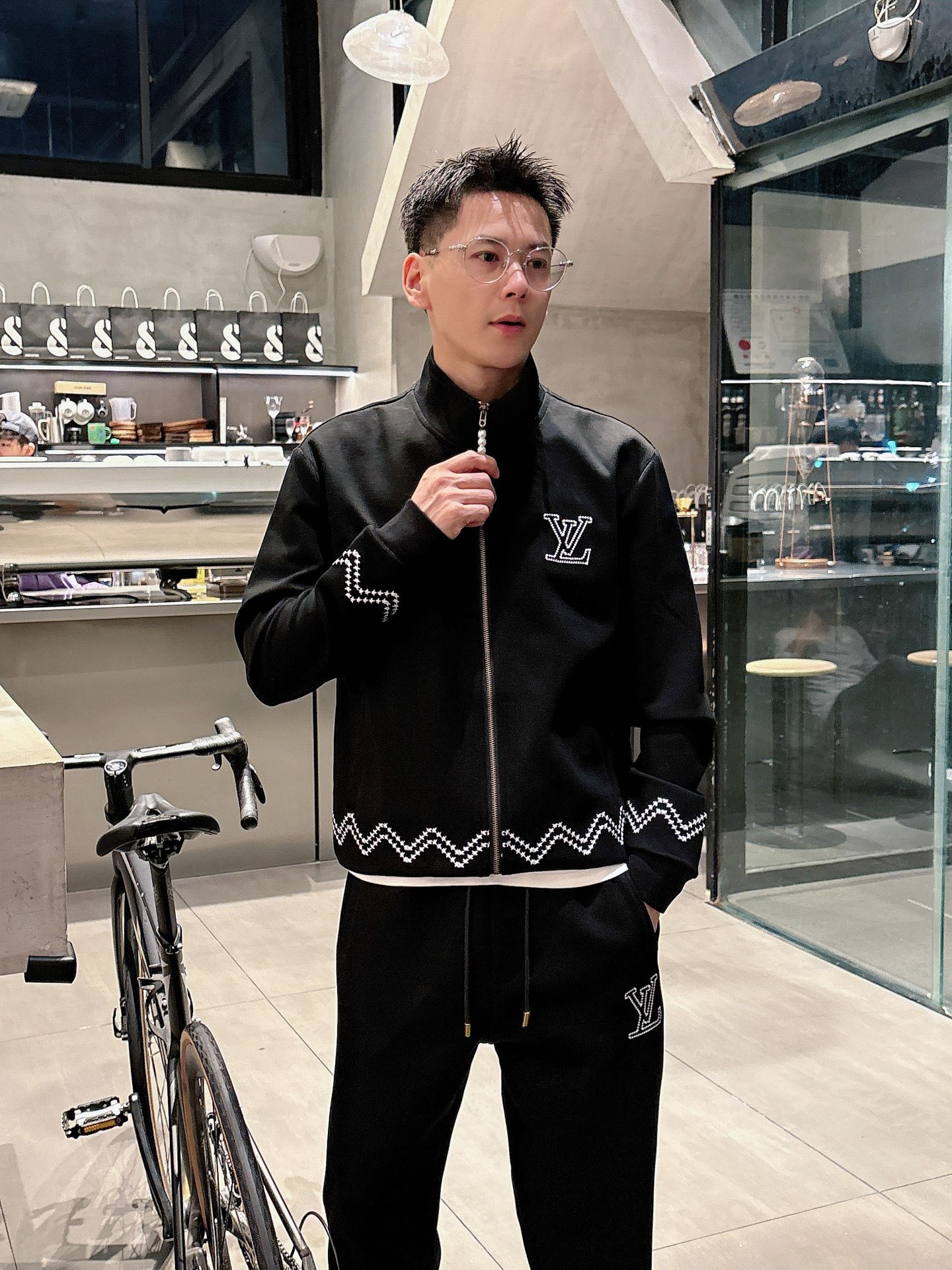 Louis Vuitton Basic Clothing Black M-l-xl