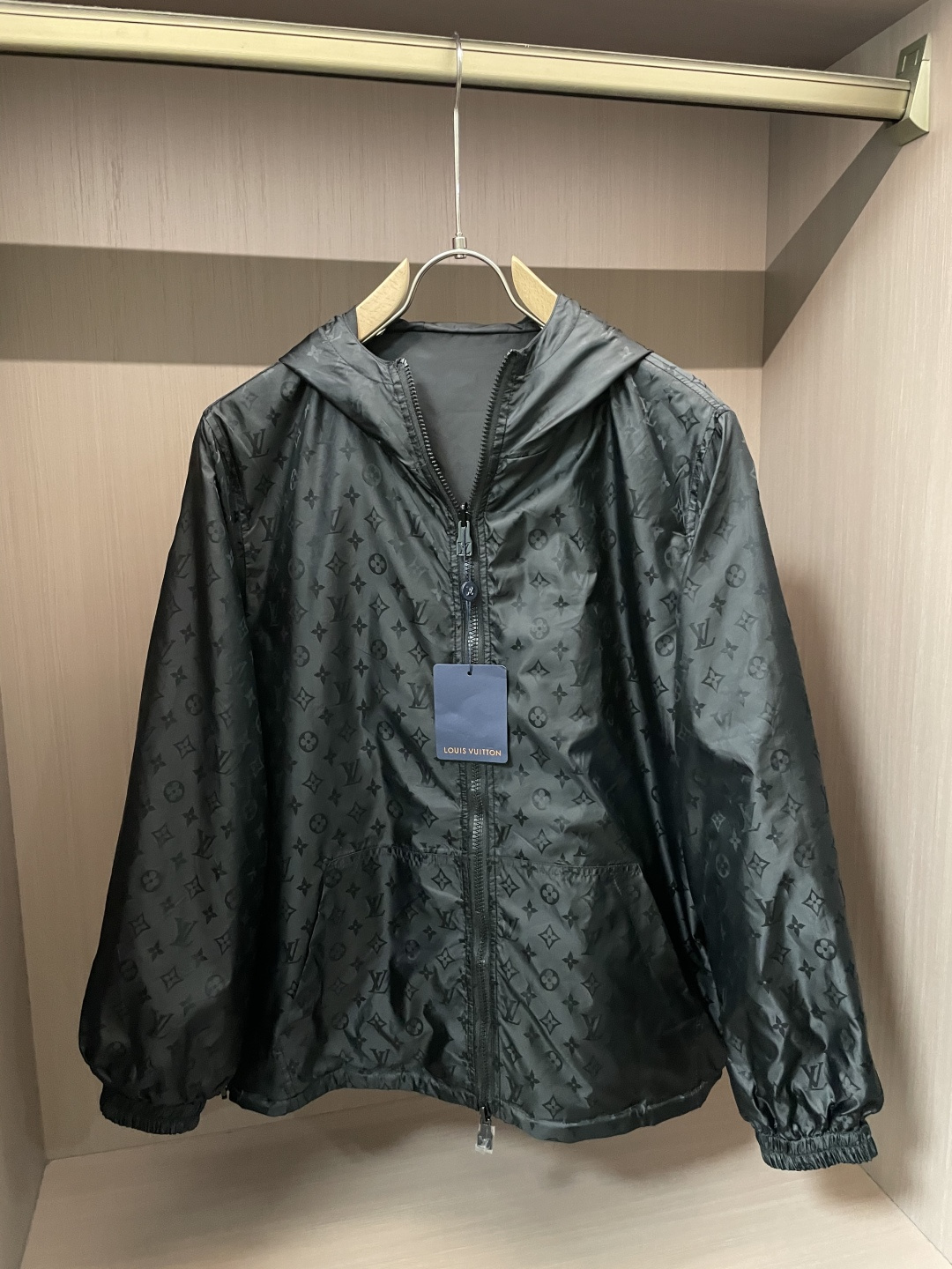 Louis Vuitton Basic Clothing M-l-xl