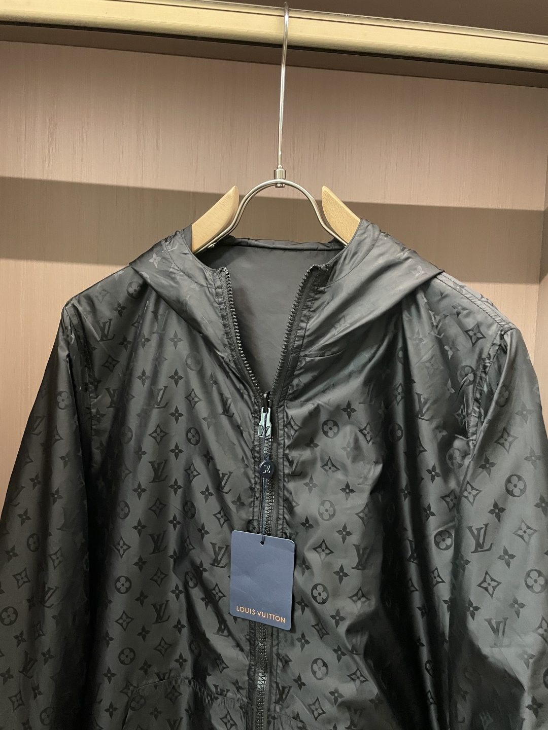Louis Vuitton Basic Clothing M-l-xl