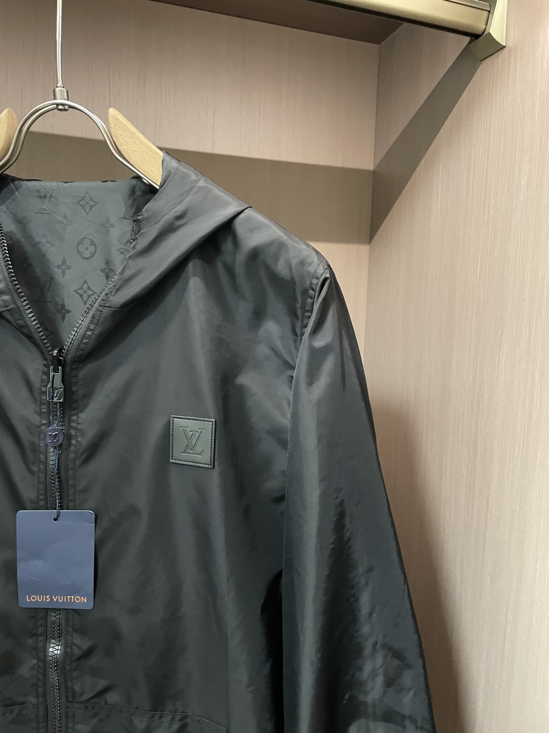 Louis Vuitton Basic Clothing M-l-xl