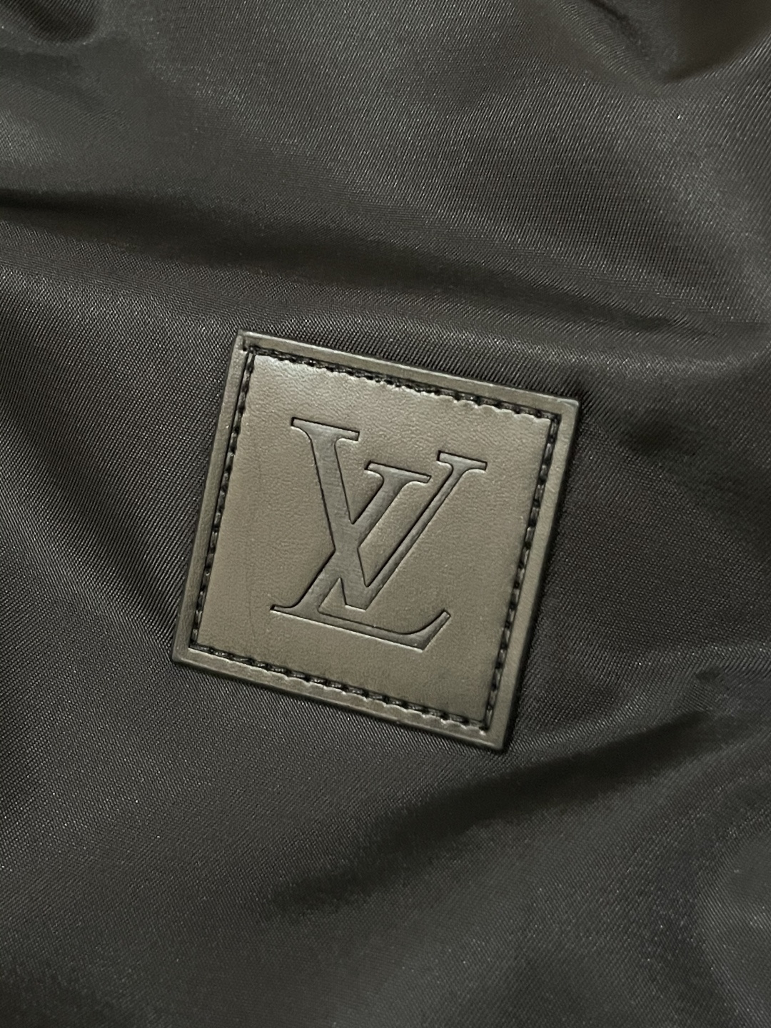 Louis Vuitton Basic Clothing M-l-xl