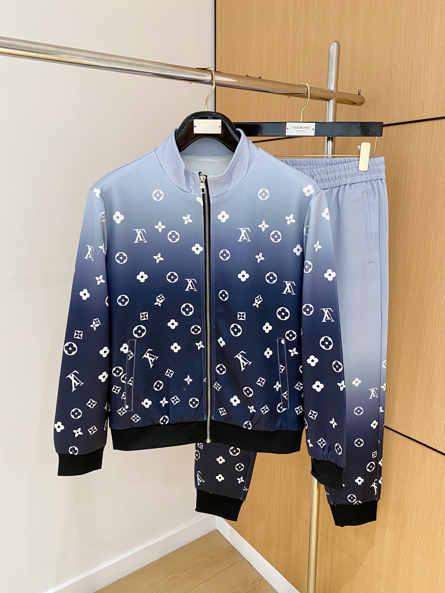 Louis Vuitton Basic Clothing M-l-xxxl