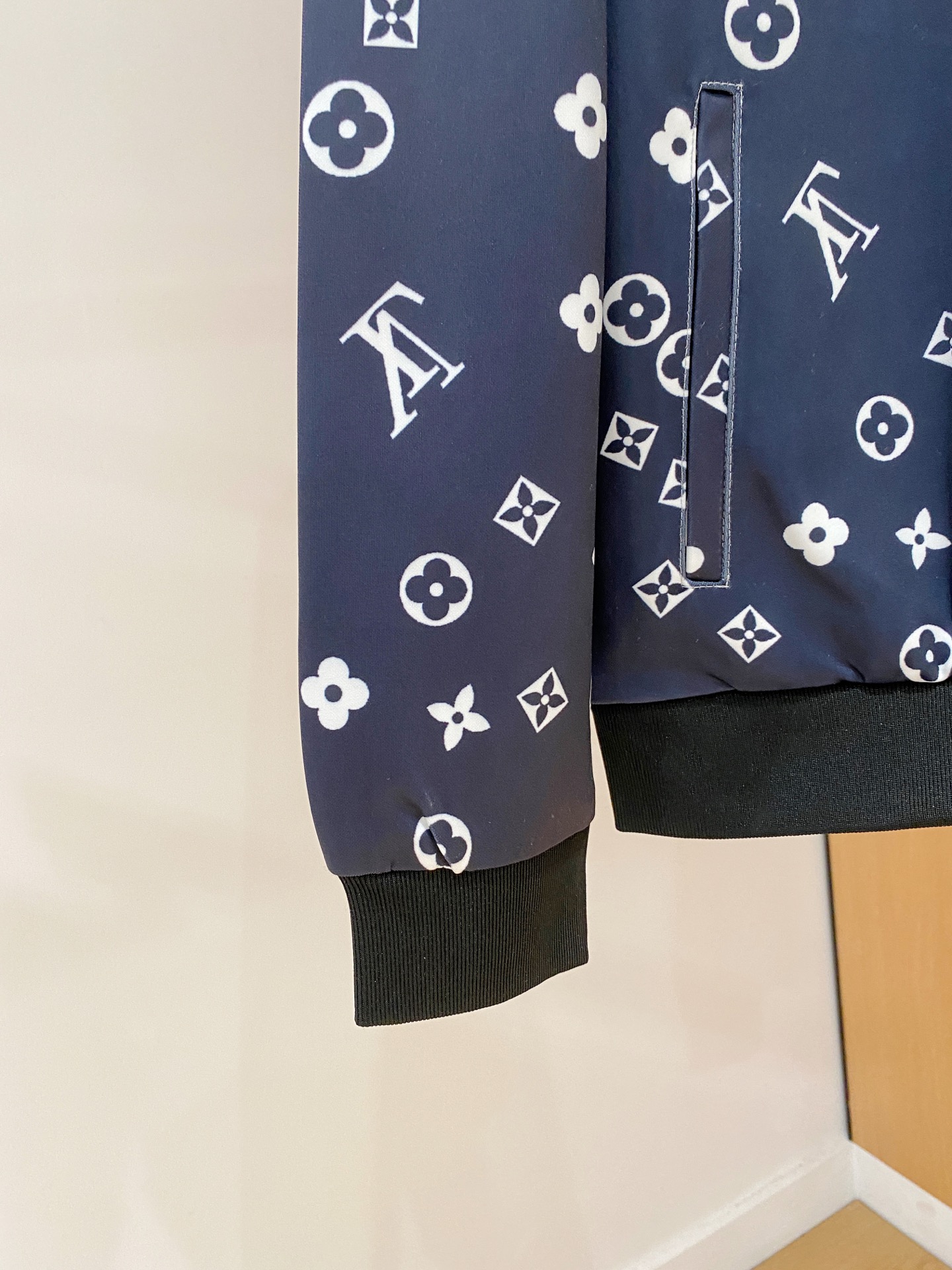 Louis Vuitton Basic Clothing M-l-xxxl