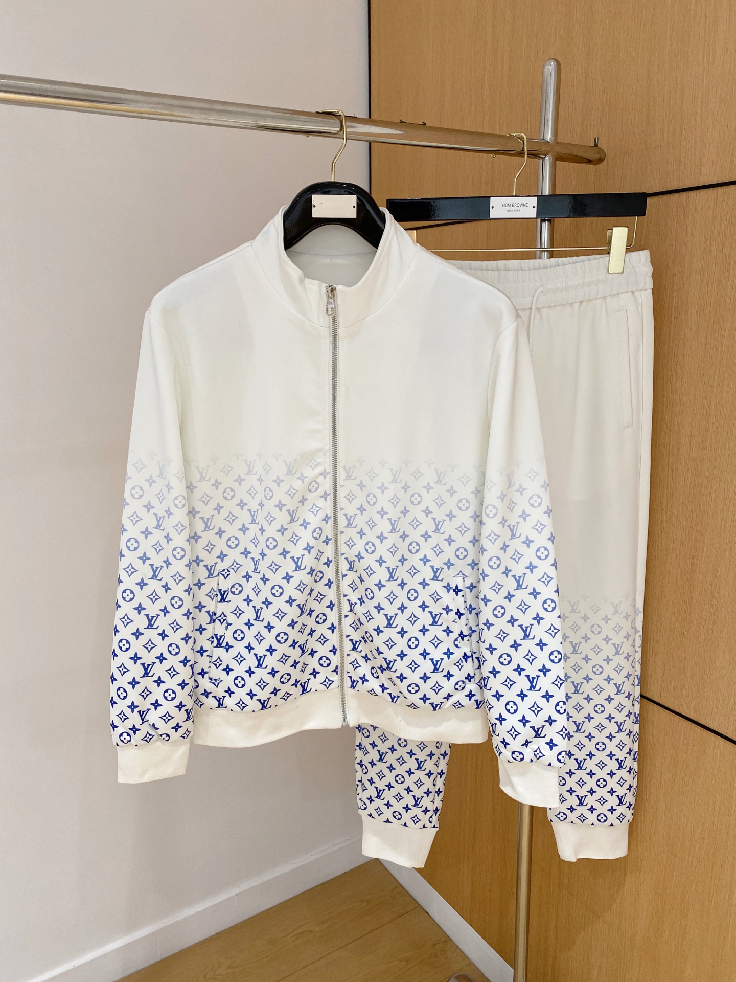 Louis Vuitton Basic Clothing M-l-xxxl
