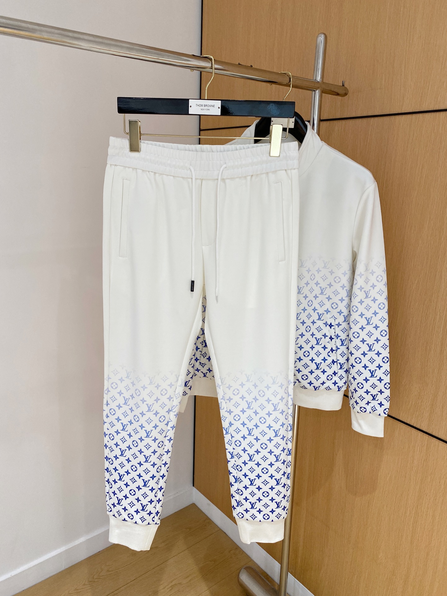 Louis Vuitton Basic Clothing M-l-xxxl