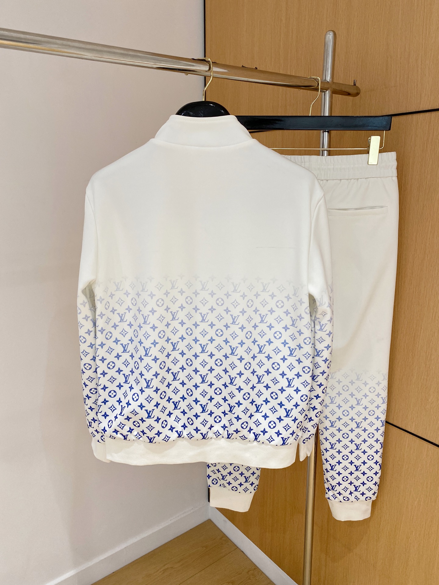 Louis Vuitton Basic Clothing M-l-xxxl
