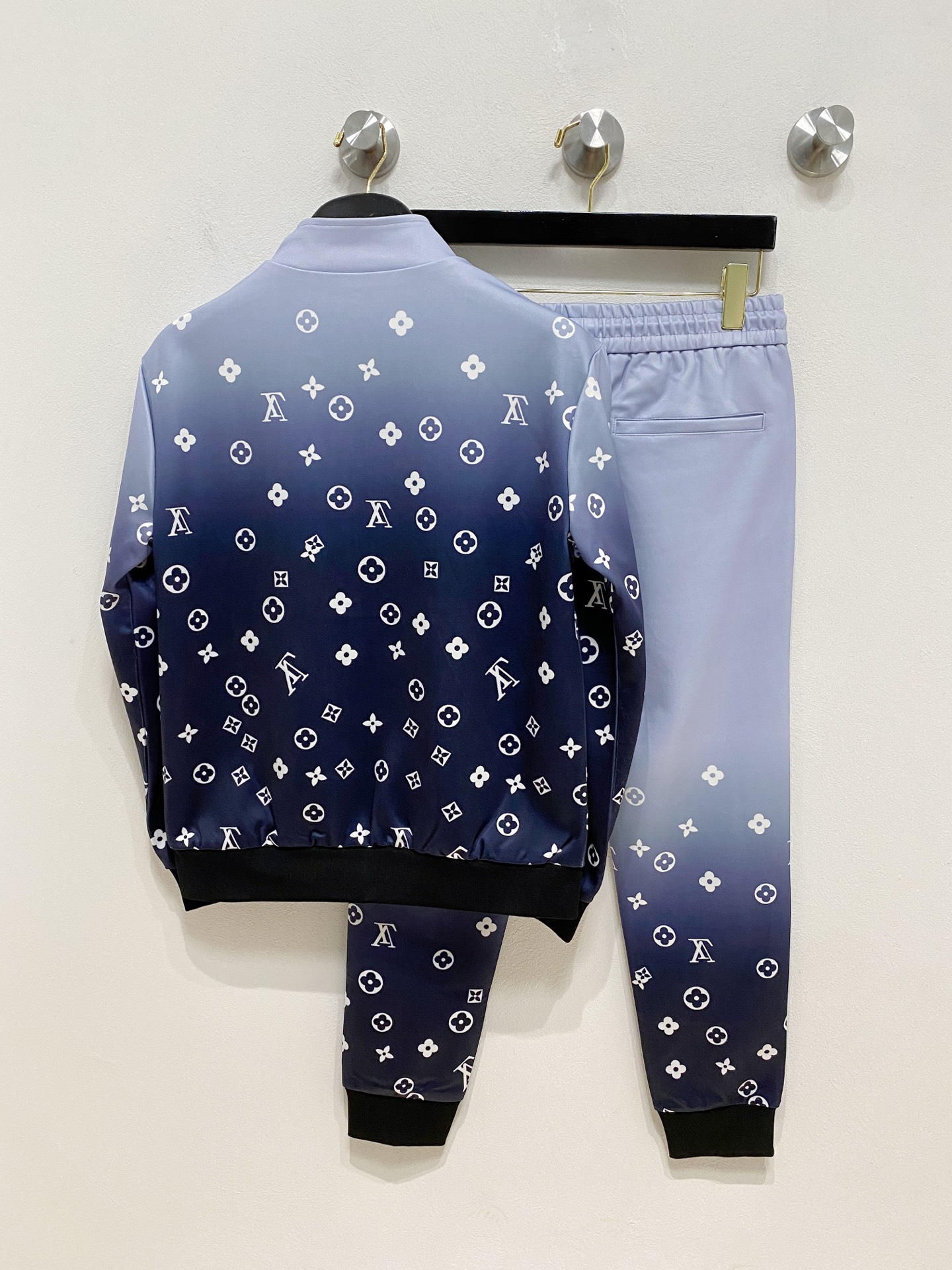 Louis Vuitton Basic Clothing M-l-xxxl