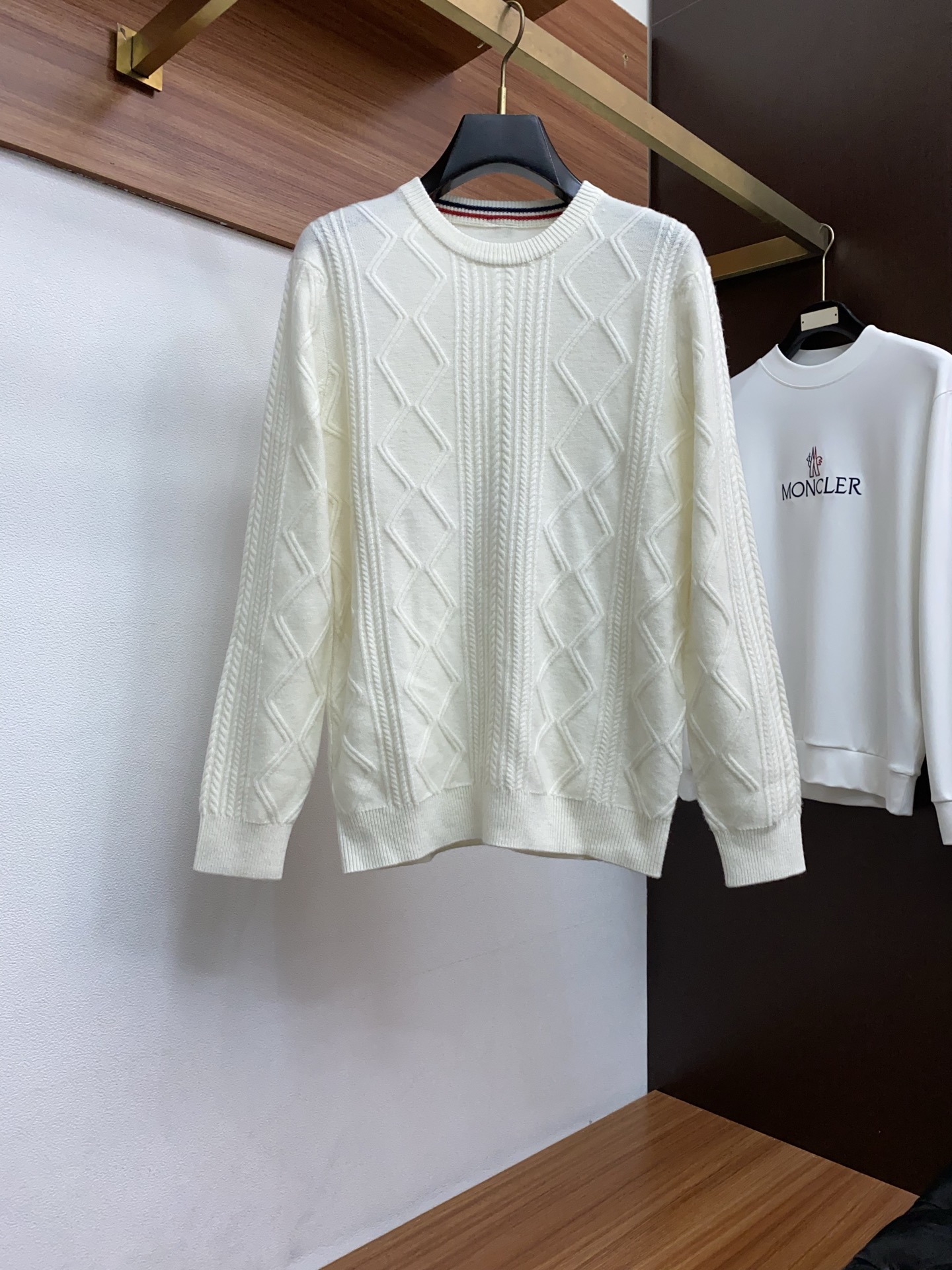 Burberry Basic Clothing Cashmere M-xl