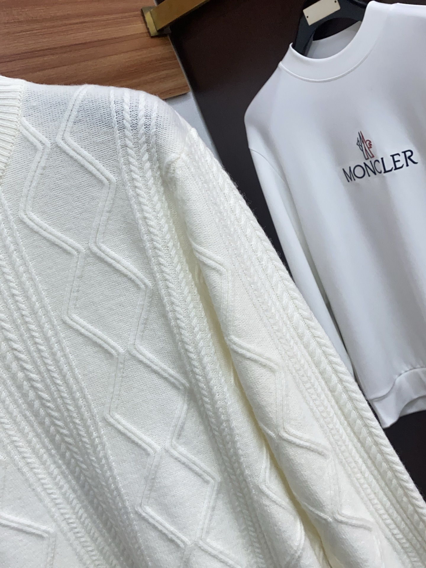 Burberry Basic Clothing Cashmere M-xl