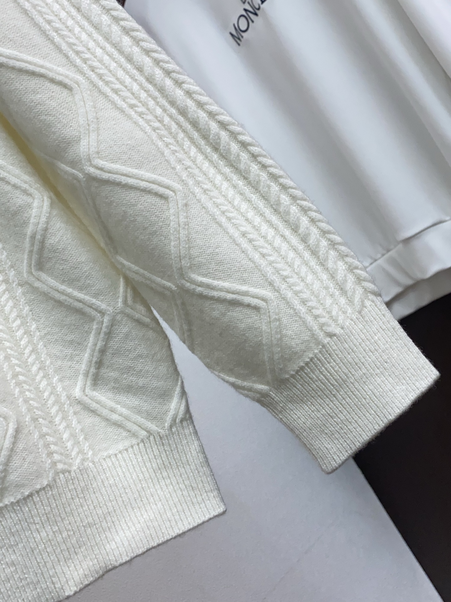 Burberry Basic Clothing Cashmere M-xl