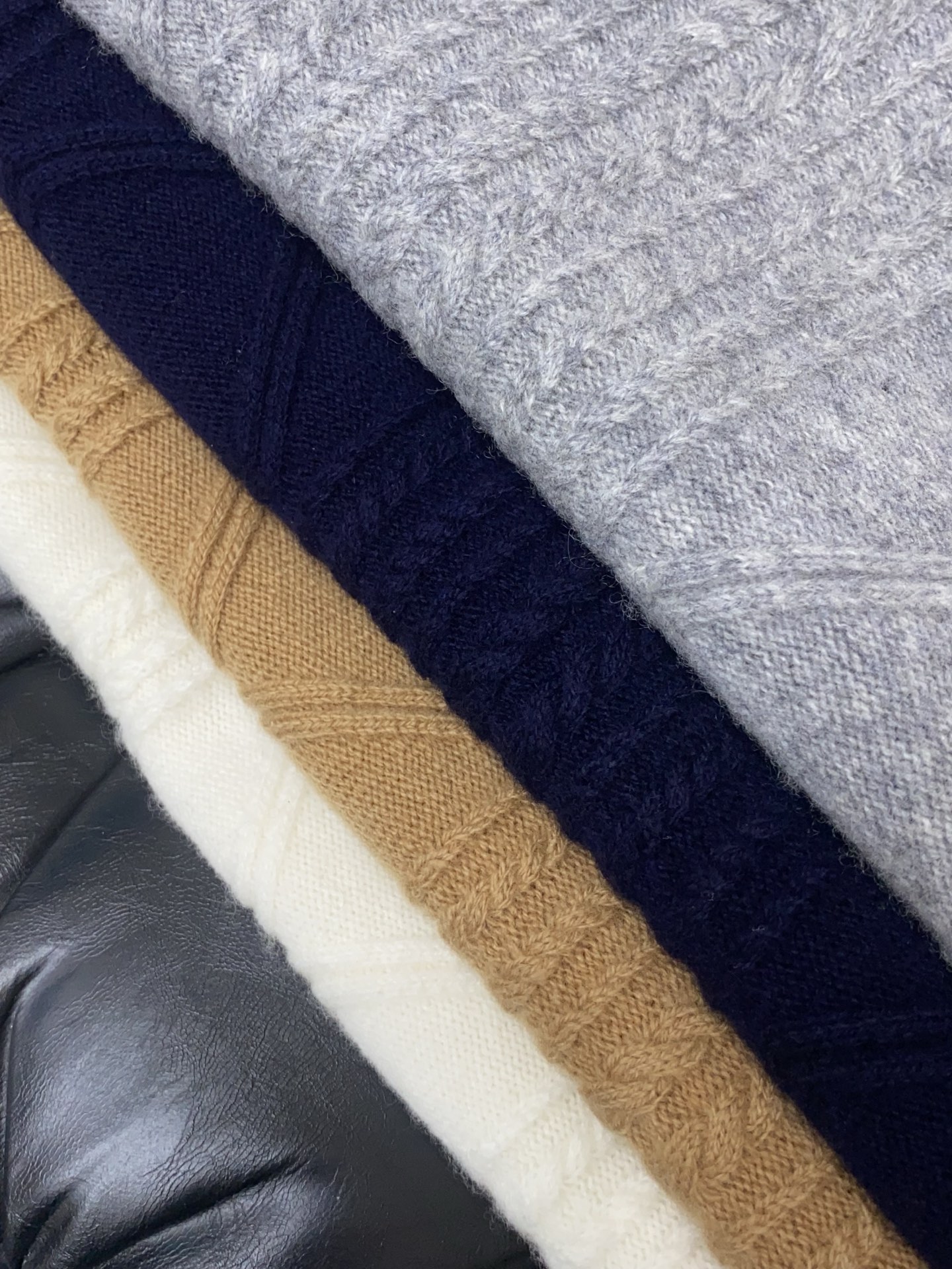 Burberry Basic Clothing Cashmere M-xl