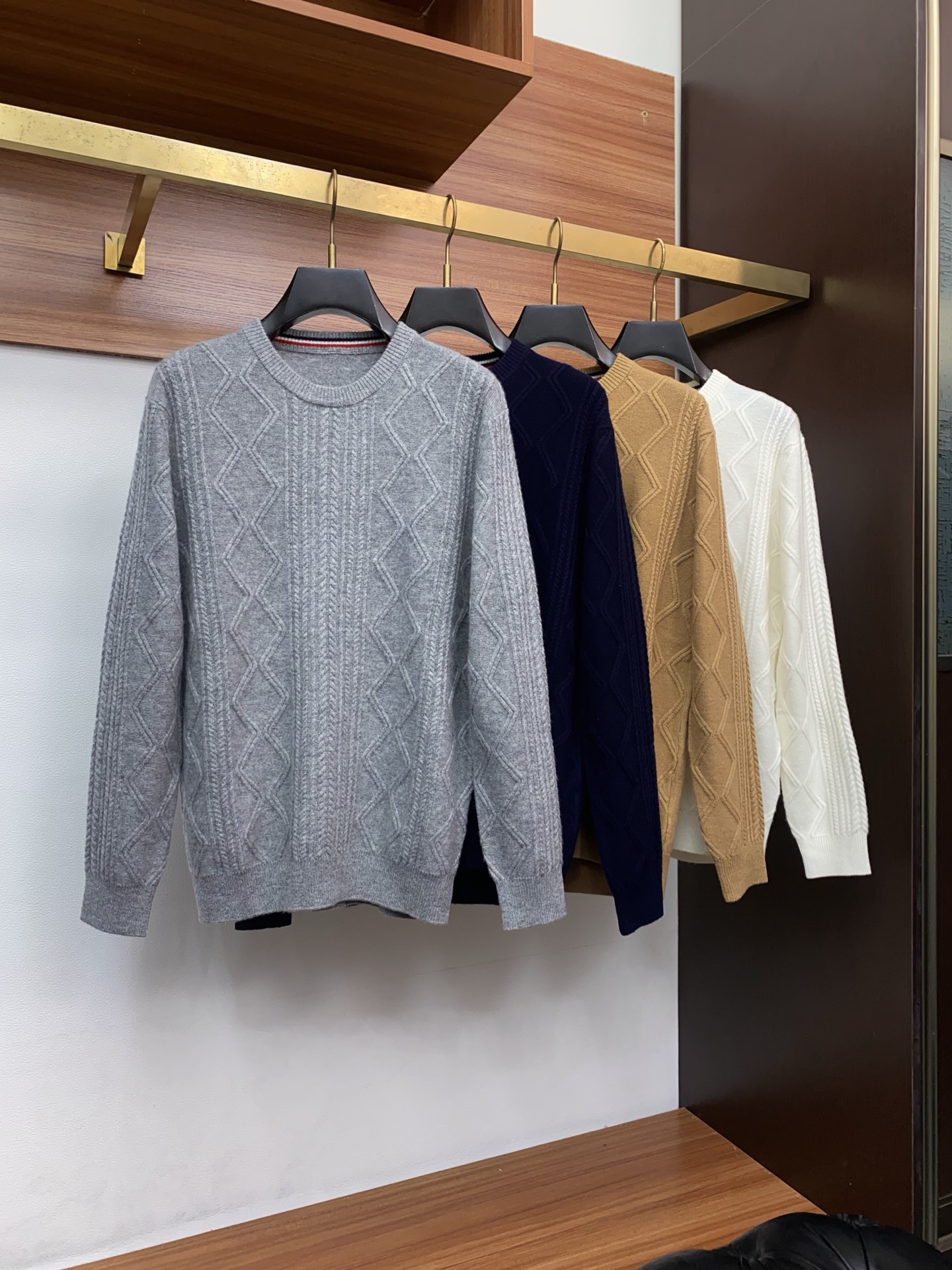 Burberry Basic Clothing Cashmere M-xl