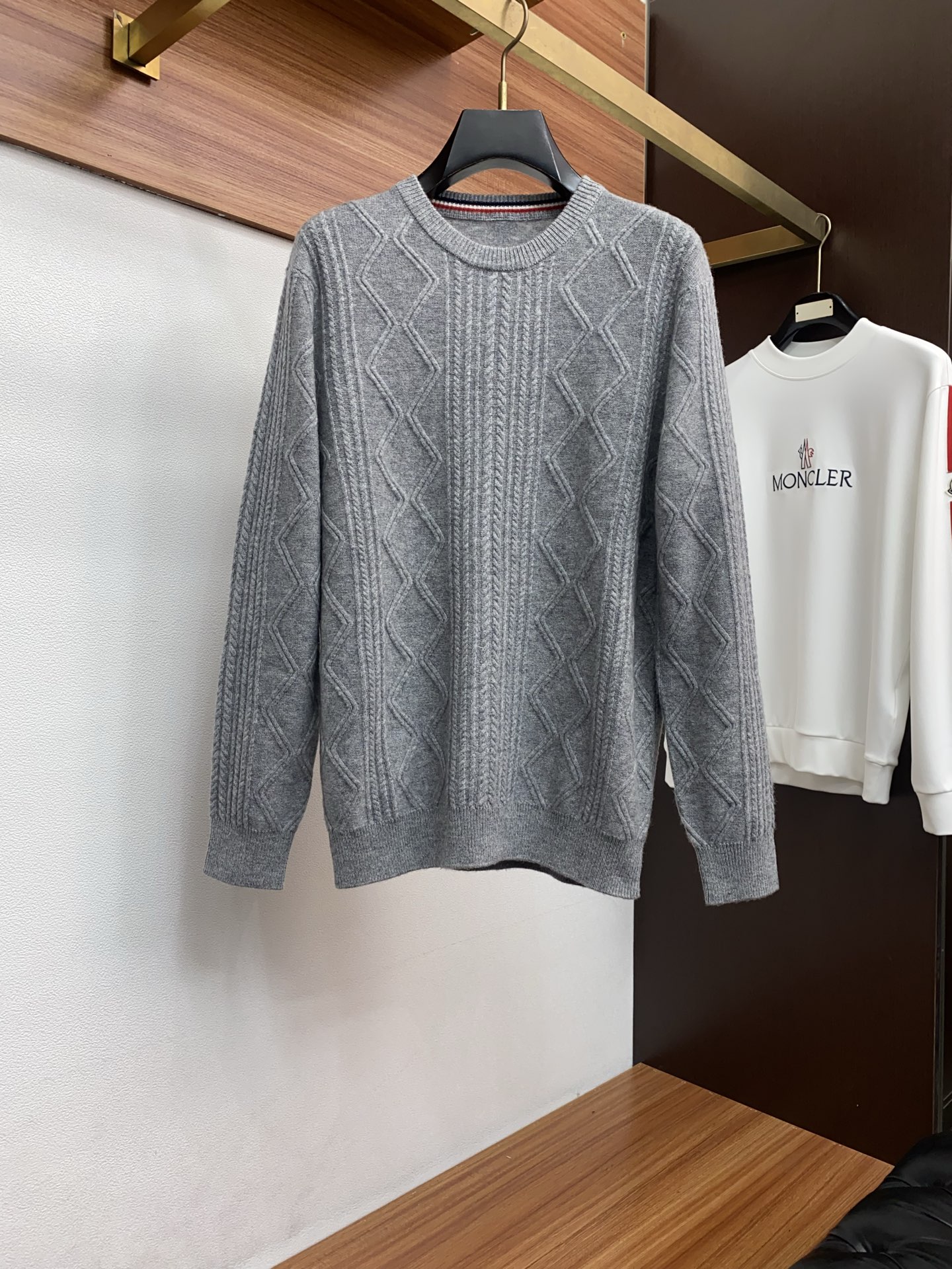 Burberry Basic Clothing Cashmere M-xl