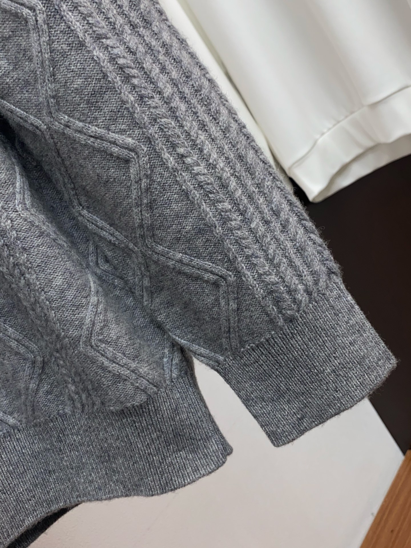 Burberry Basic Clothing Cashmere M-xl