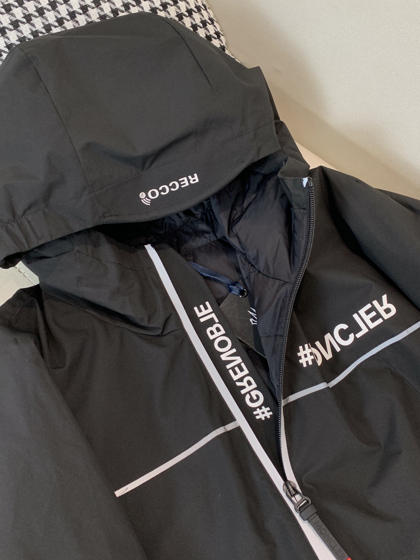 Moncler Male Down Jacket White Duck Down Black Hooded S-m-l