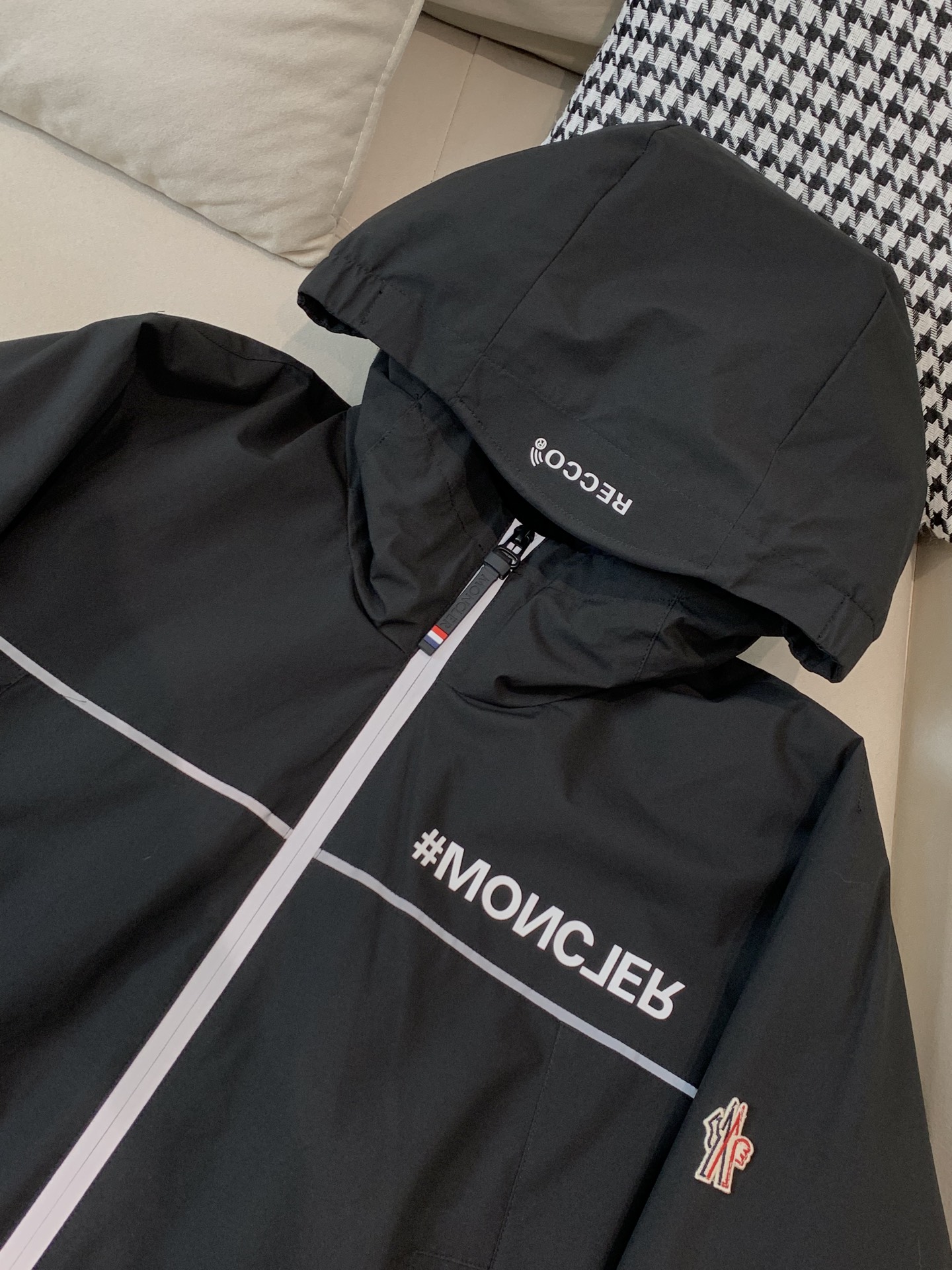 Moncler Male Down Jacket White Duck Down Black Hooded S-m-l