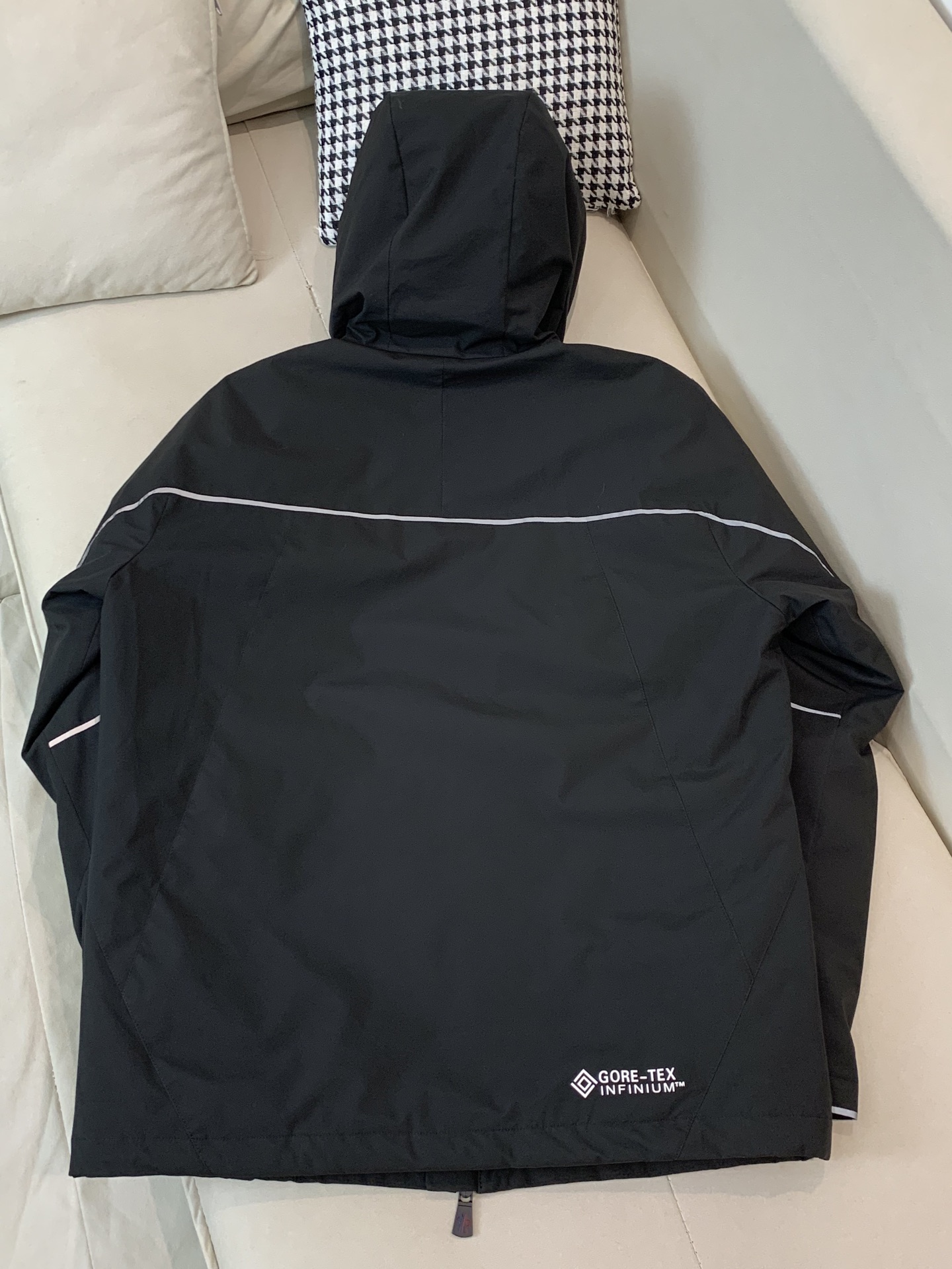 Moncler Male Down Jacket White Duck Down Black Hooded S-m-l