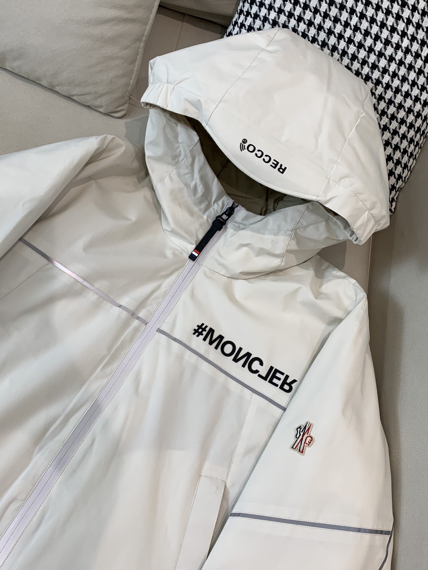 Moncler Male Down Jacket White Duck Down Black Hooded S-m-l