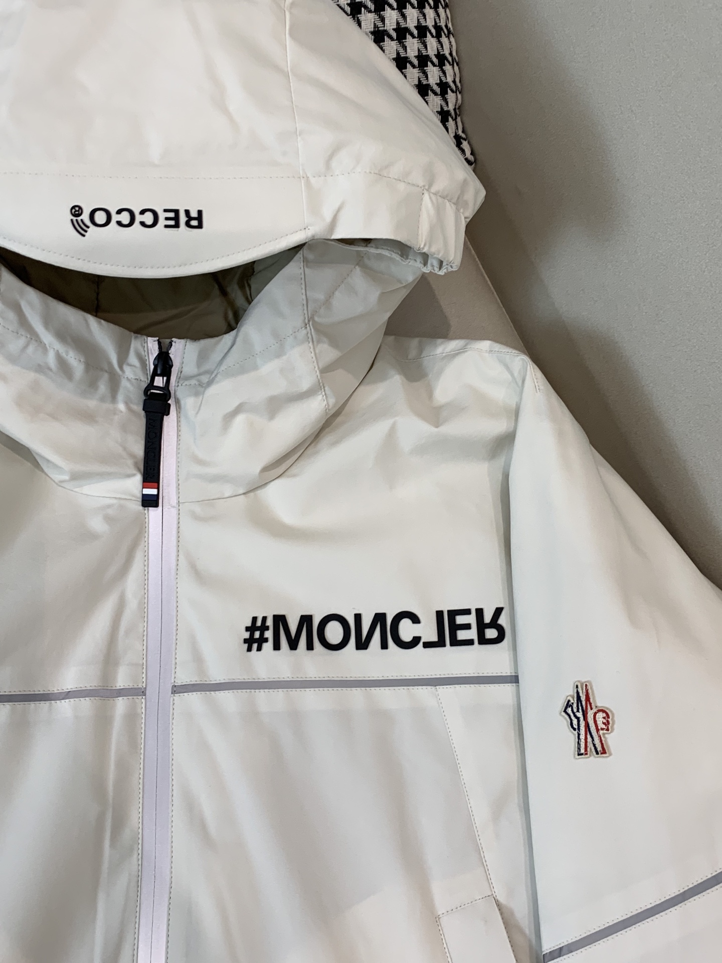 Moncler Male Down Jacket White Duck Down Black Hooded S-m-l
