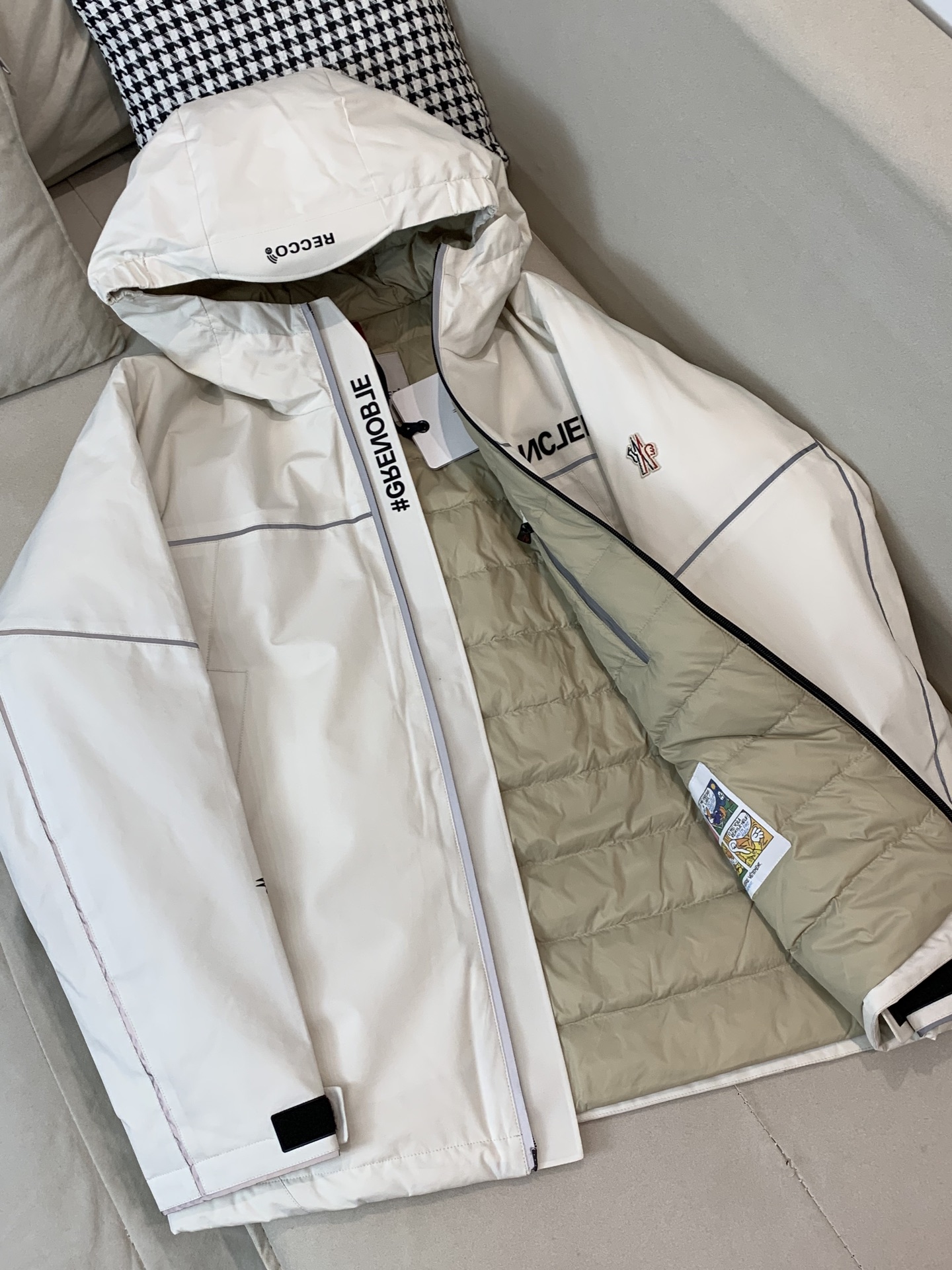 Moncler Male Down Jacket White Duck Down Black Hooded S-m-l