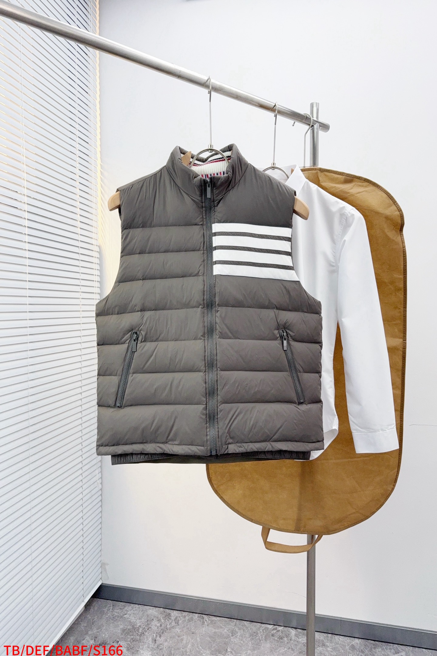 Thom Browne Vest White Duck Down Black S-234
