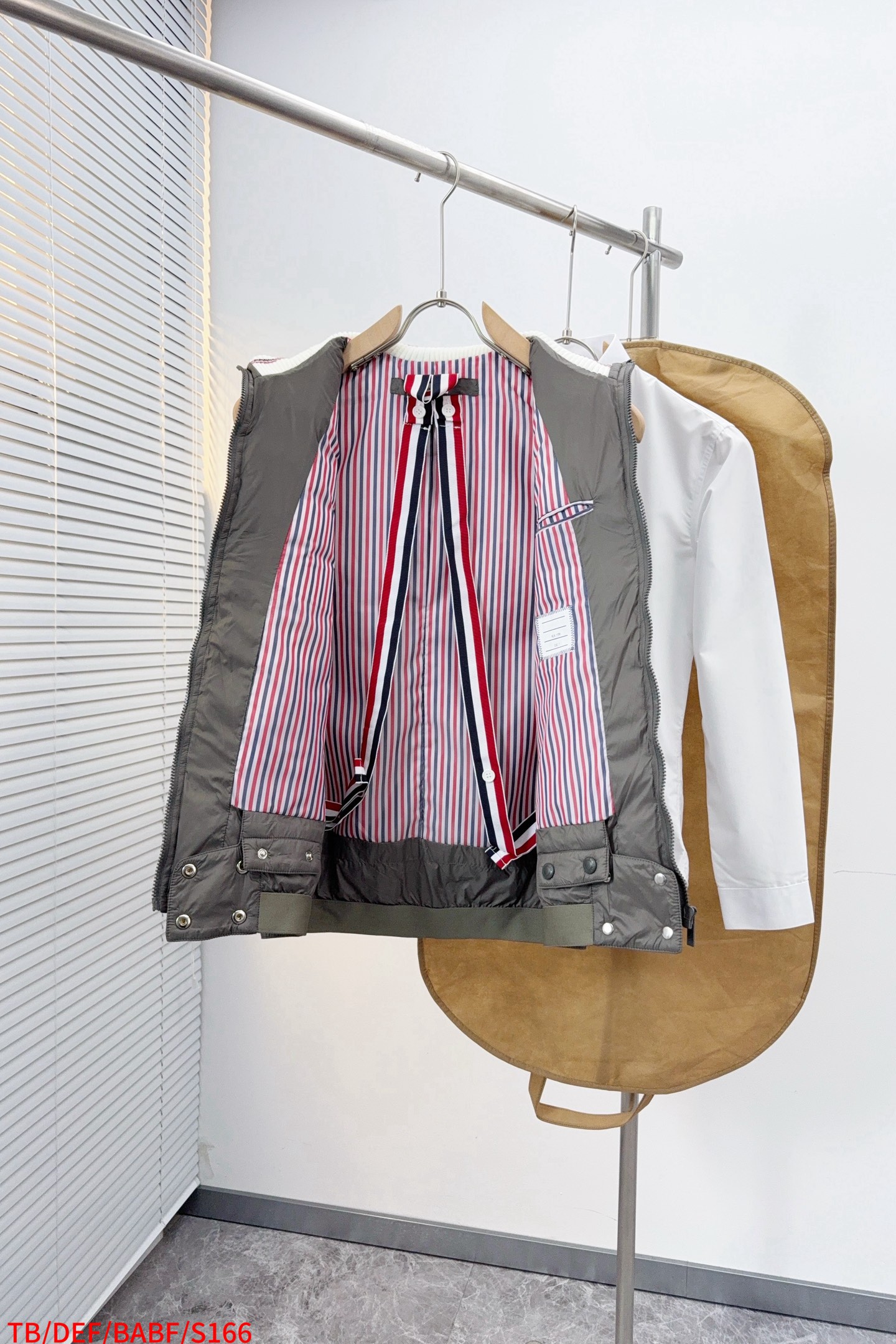 Thom Browne Vest White Duck Down Black S-234