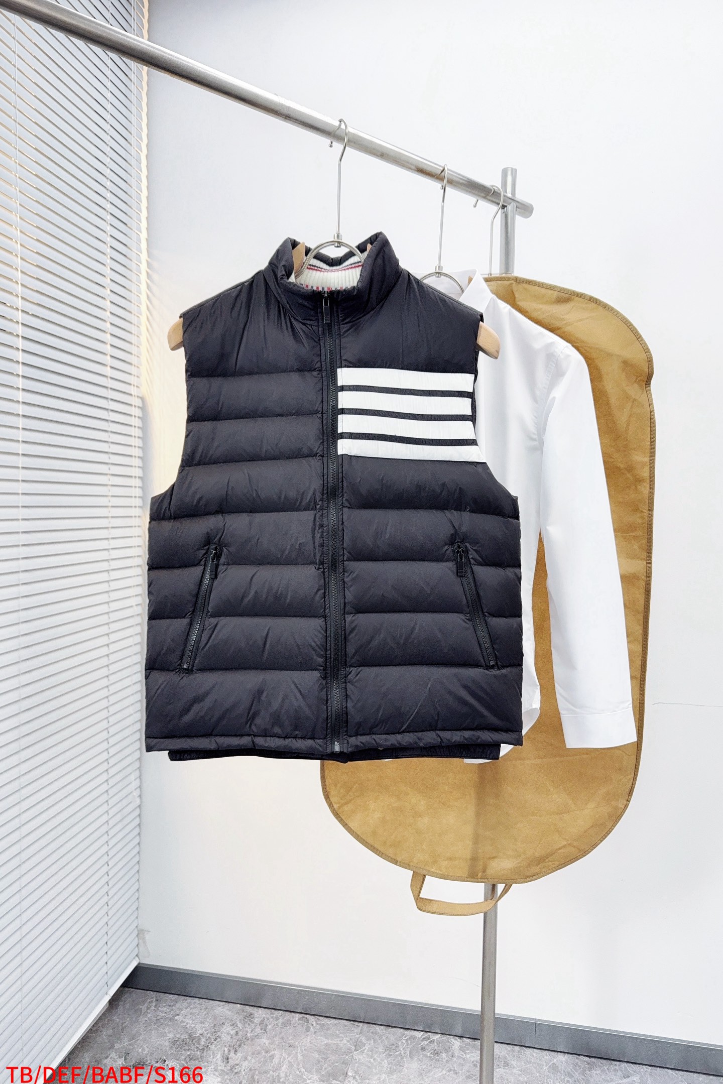 Thom Browne Vest White Duck Down Black S-234