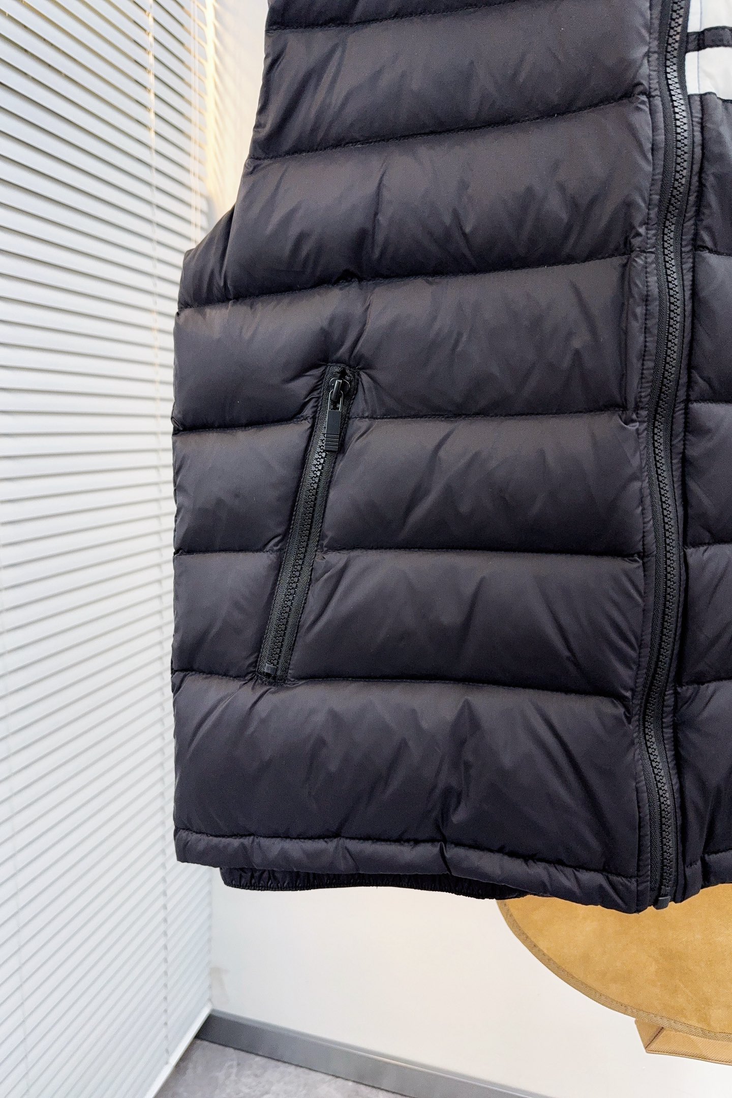 Thom Browne Vest White Duck Down Black S-234